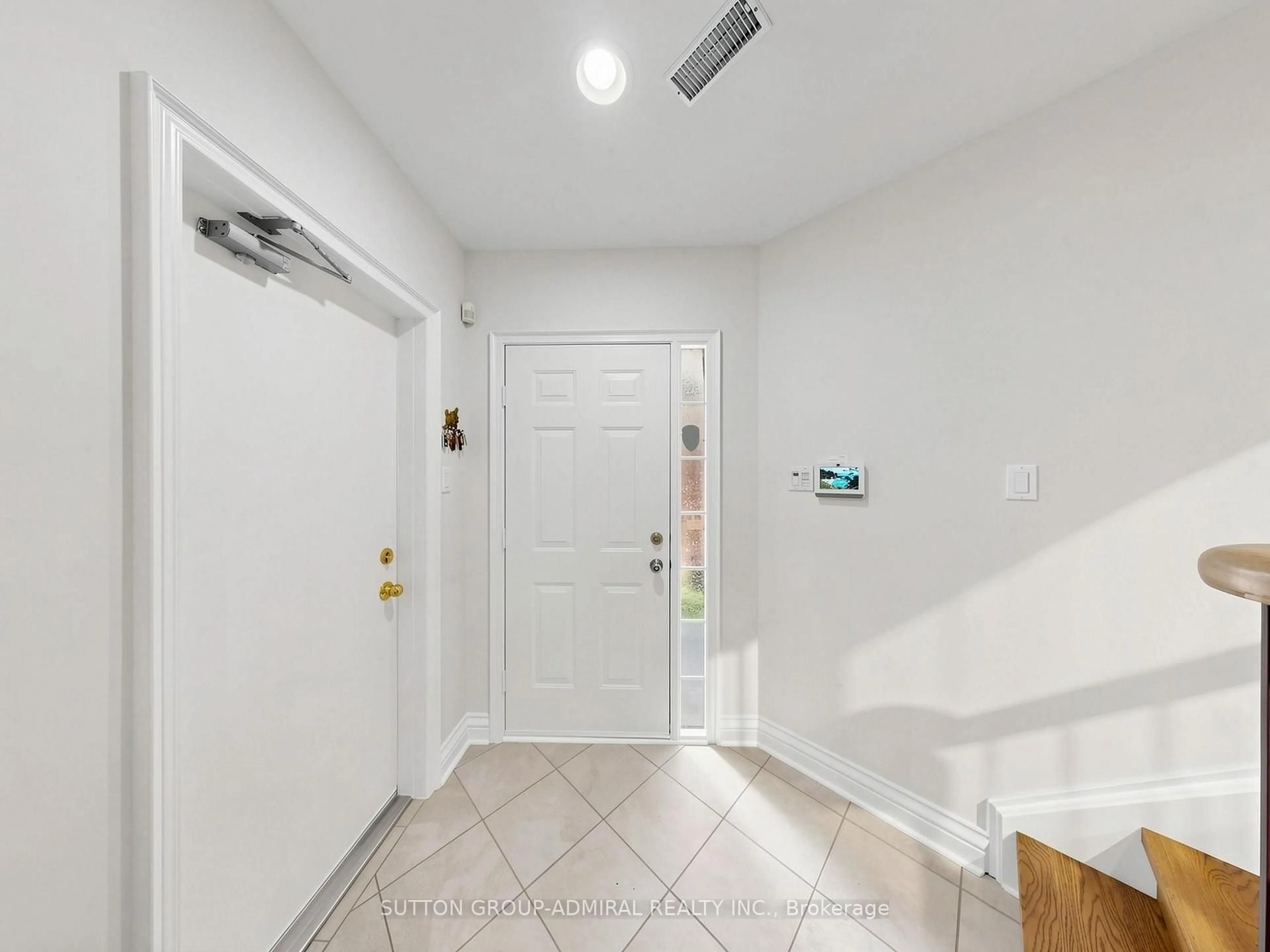 Unknown for 105 Leah Cres #105, Vaughan Ontario L4J 8C4