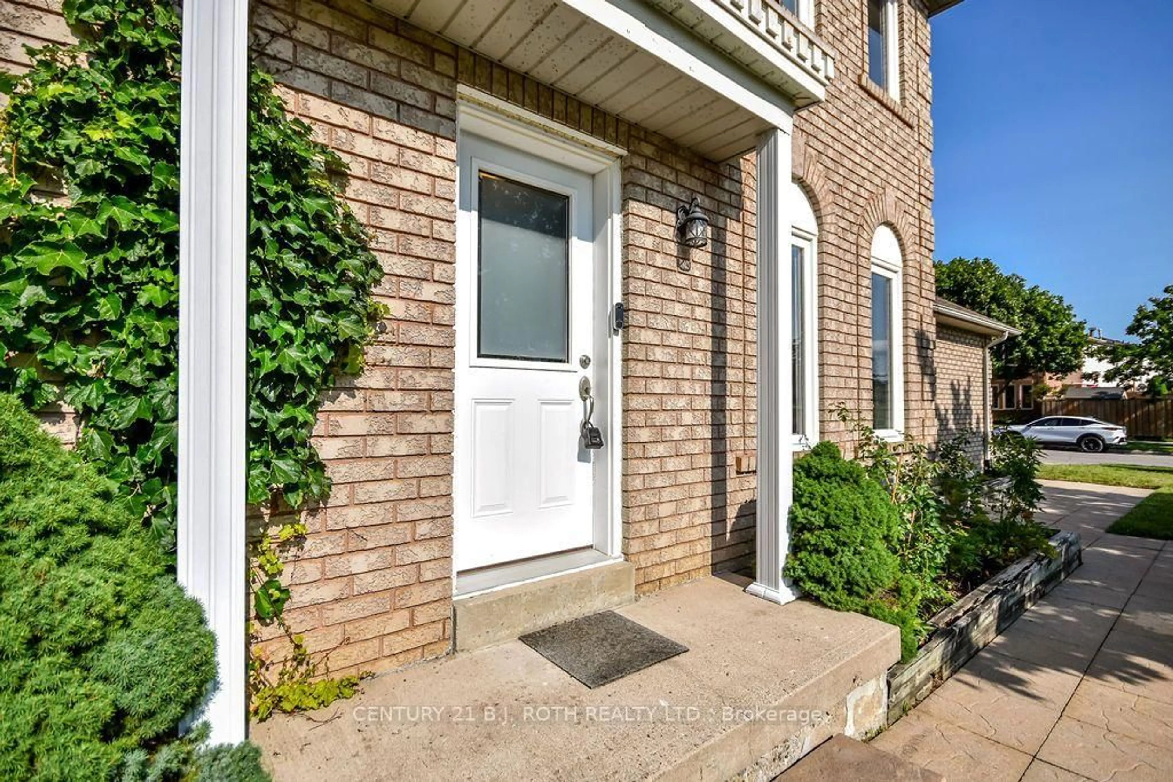 Indoor entryway for 1244 BENSON St, Innisfil Ontario L9S 1Y6