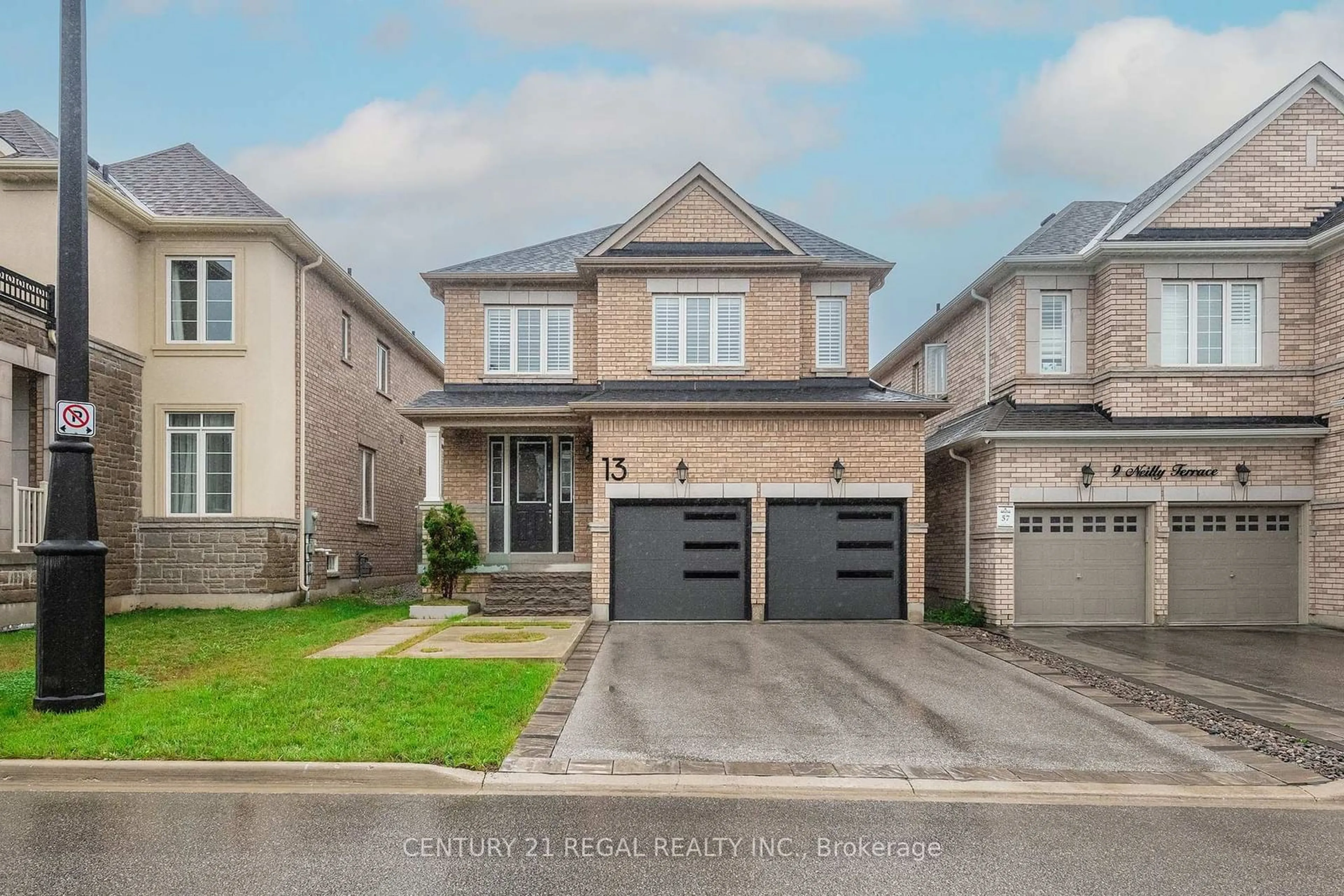Home with brick exterior material, street for 13 Neilly Terr, Bradford West Gwillimbury Ontario L3Z 4K9