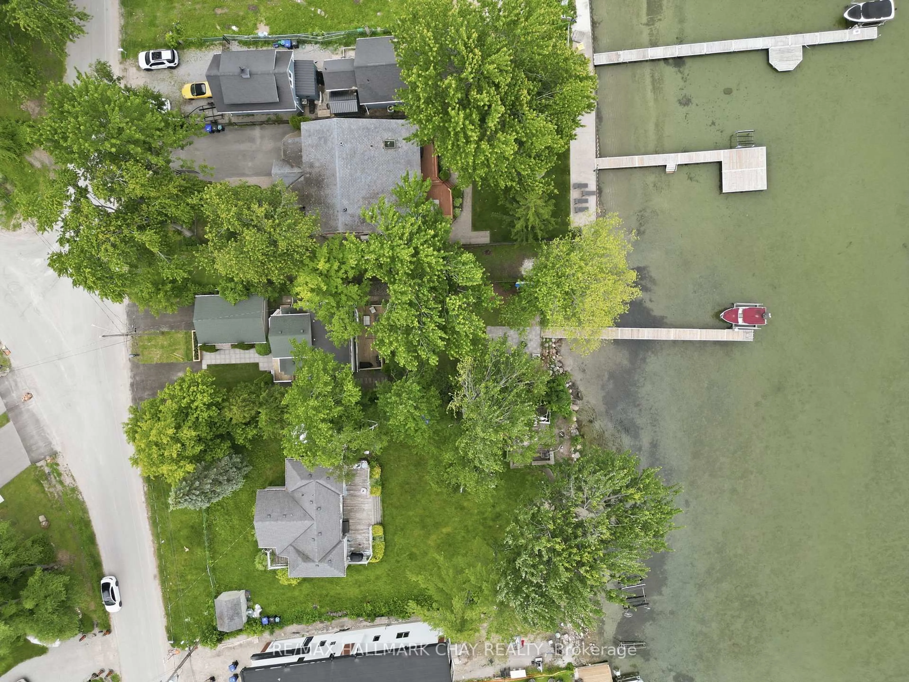 A pic from outside/outdoor area/front of a property/back of a property/a pic from drone, unknown for 2345 Crystal Beach Rd, Innisfil Ontario L9S 3X1