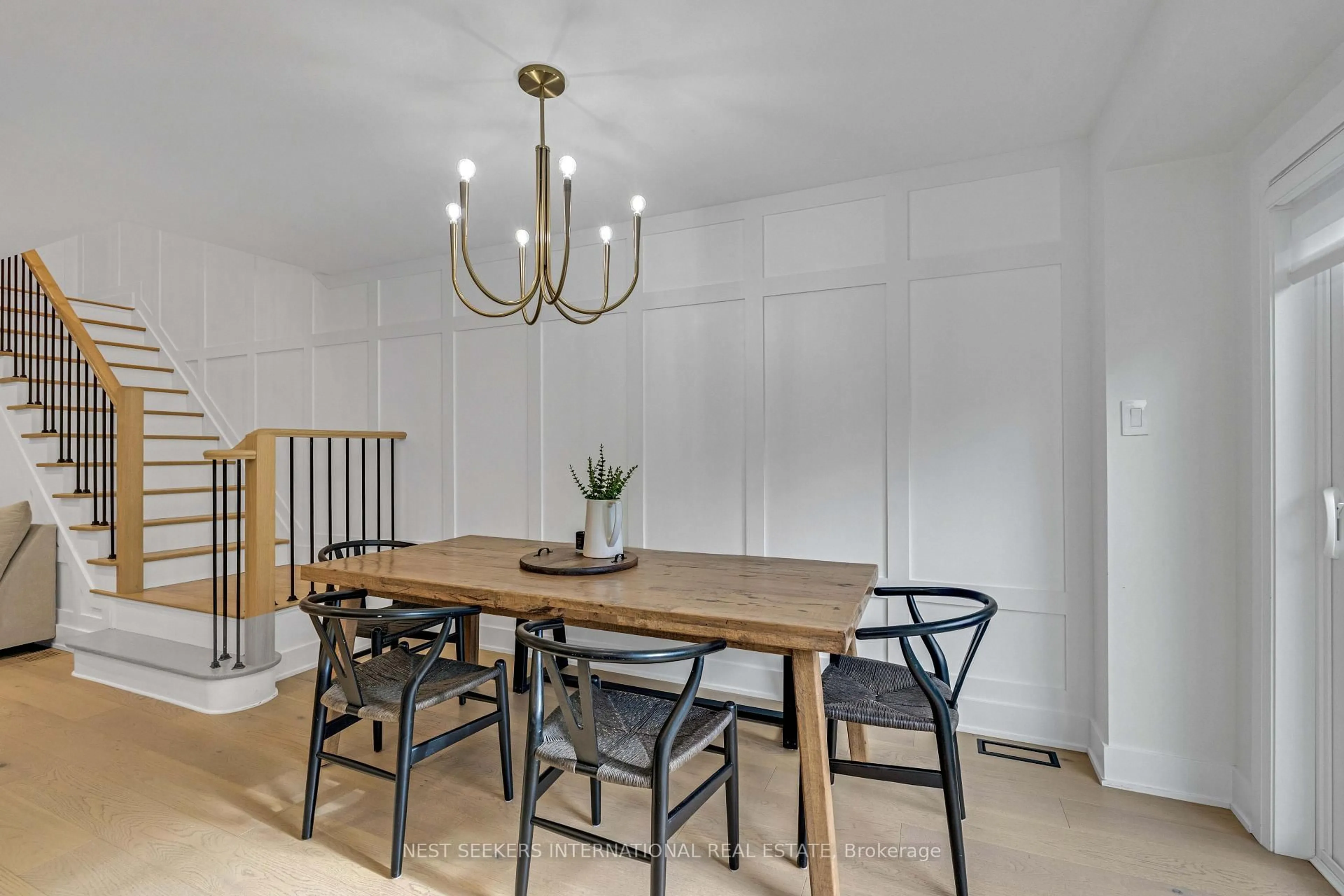 Dining room, wood/laminate floor for 233 Venice Gate Dr, Vaughan Ontario L4H 0G1