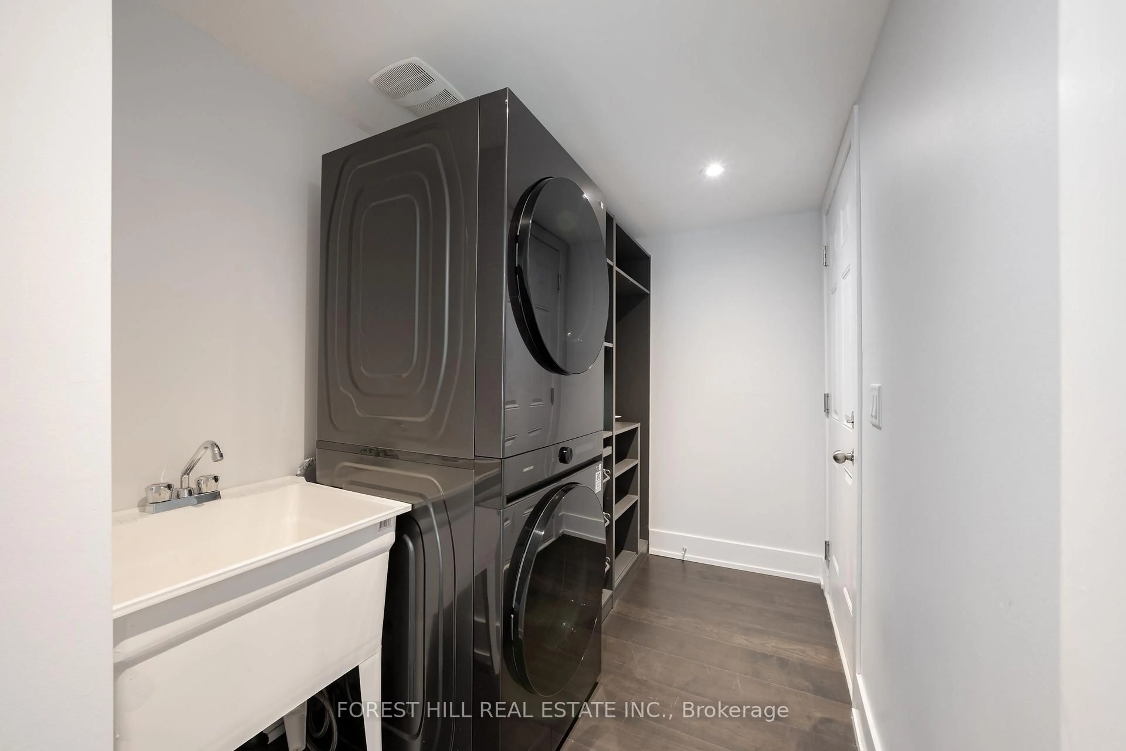 Laundry room for 9 Sable Rd, Vaughan Ontario L6A 1S2