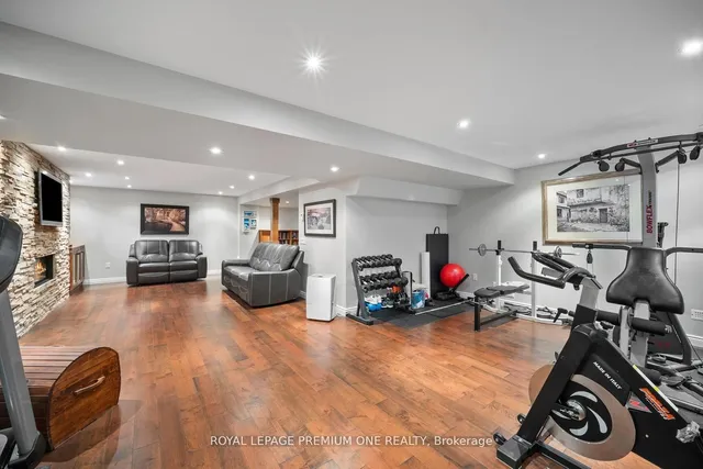 536 Village Pkwy, Markham 4