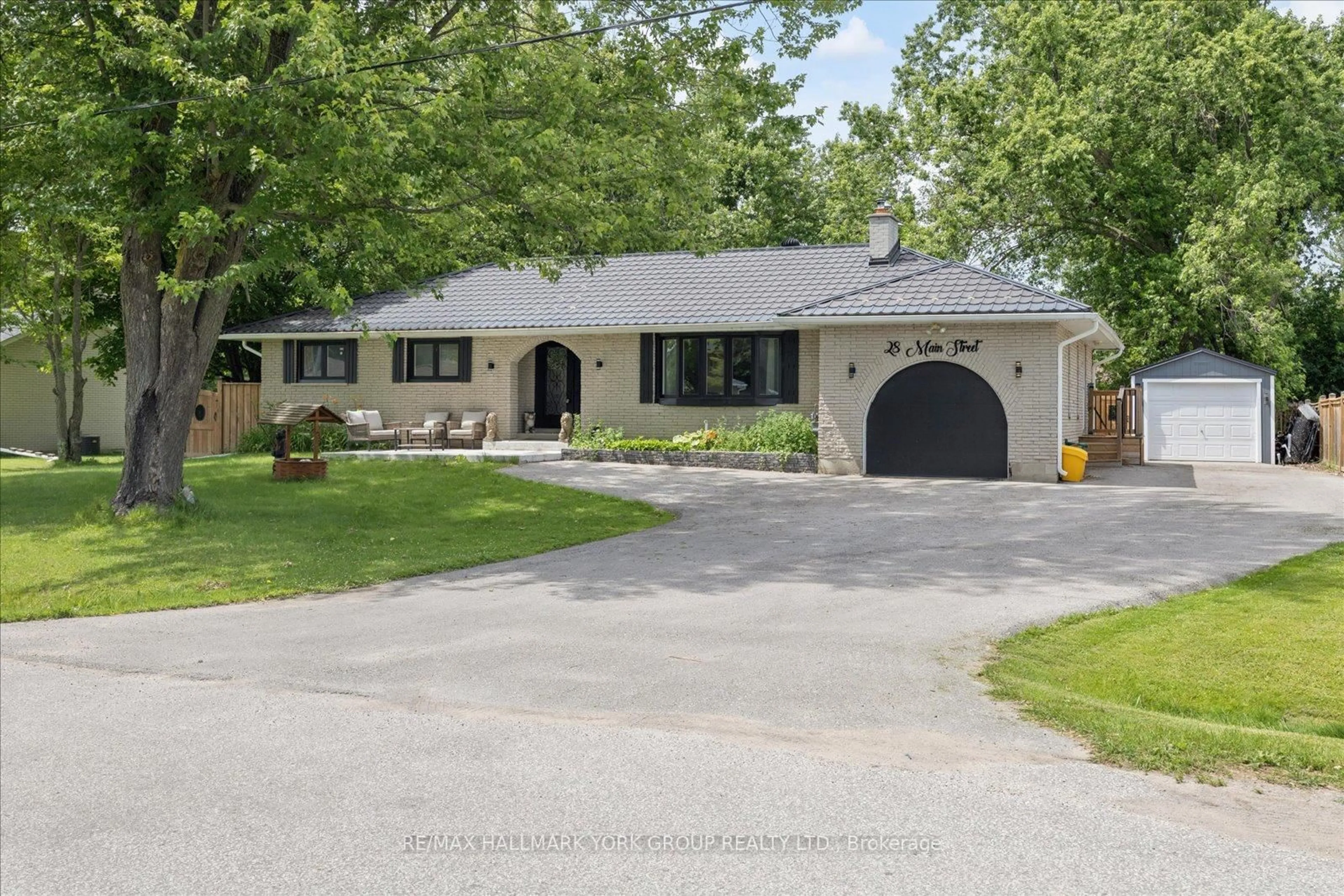 Unknown for 28 Main St, Georgina Ontario L0E 1N0