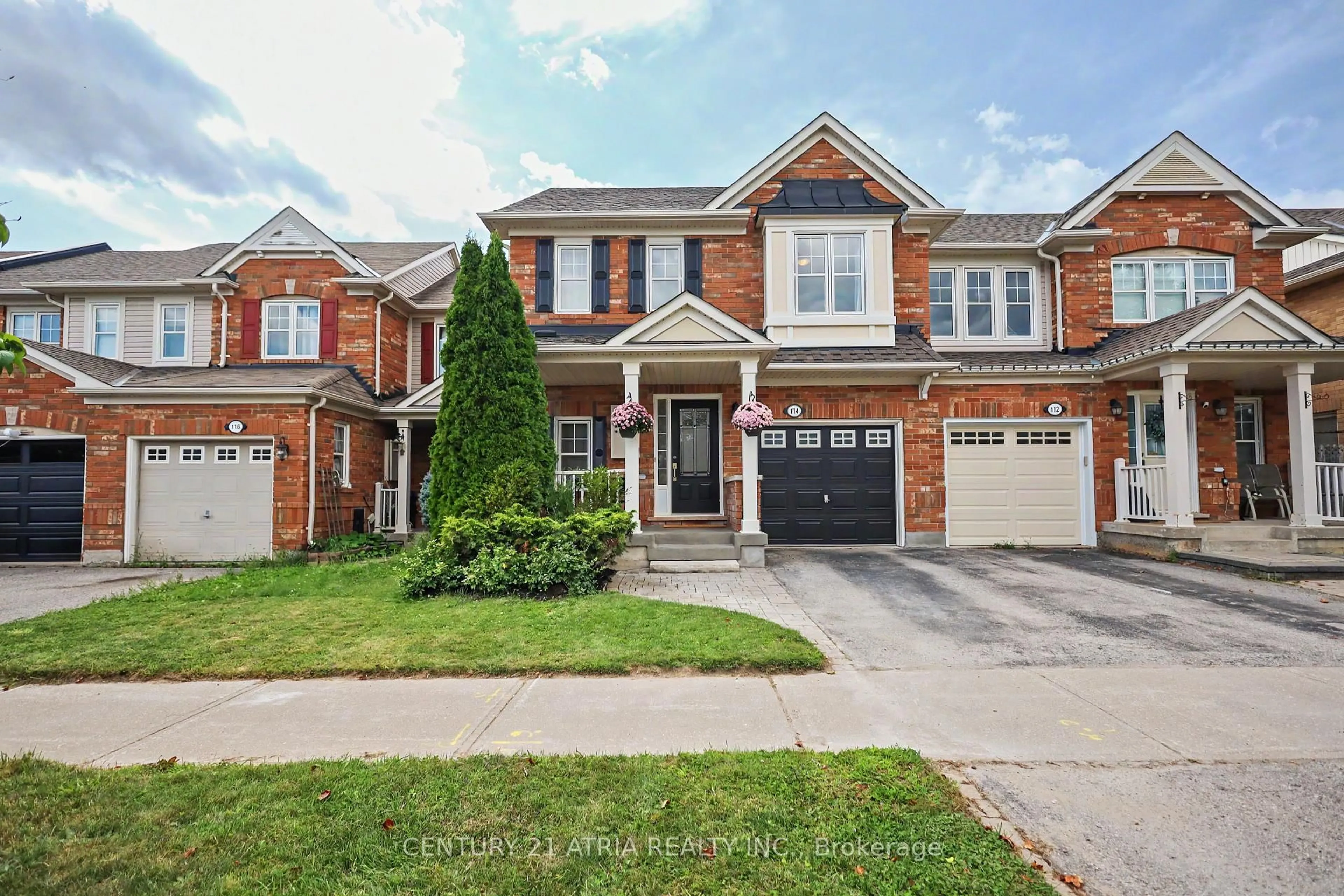 Home with brick exterior material, street for 114 Dougherty Cres, Whitchurch-Stouffville Ontario L4A 0A7
