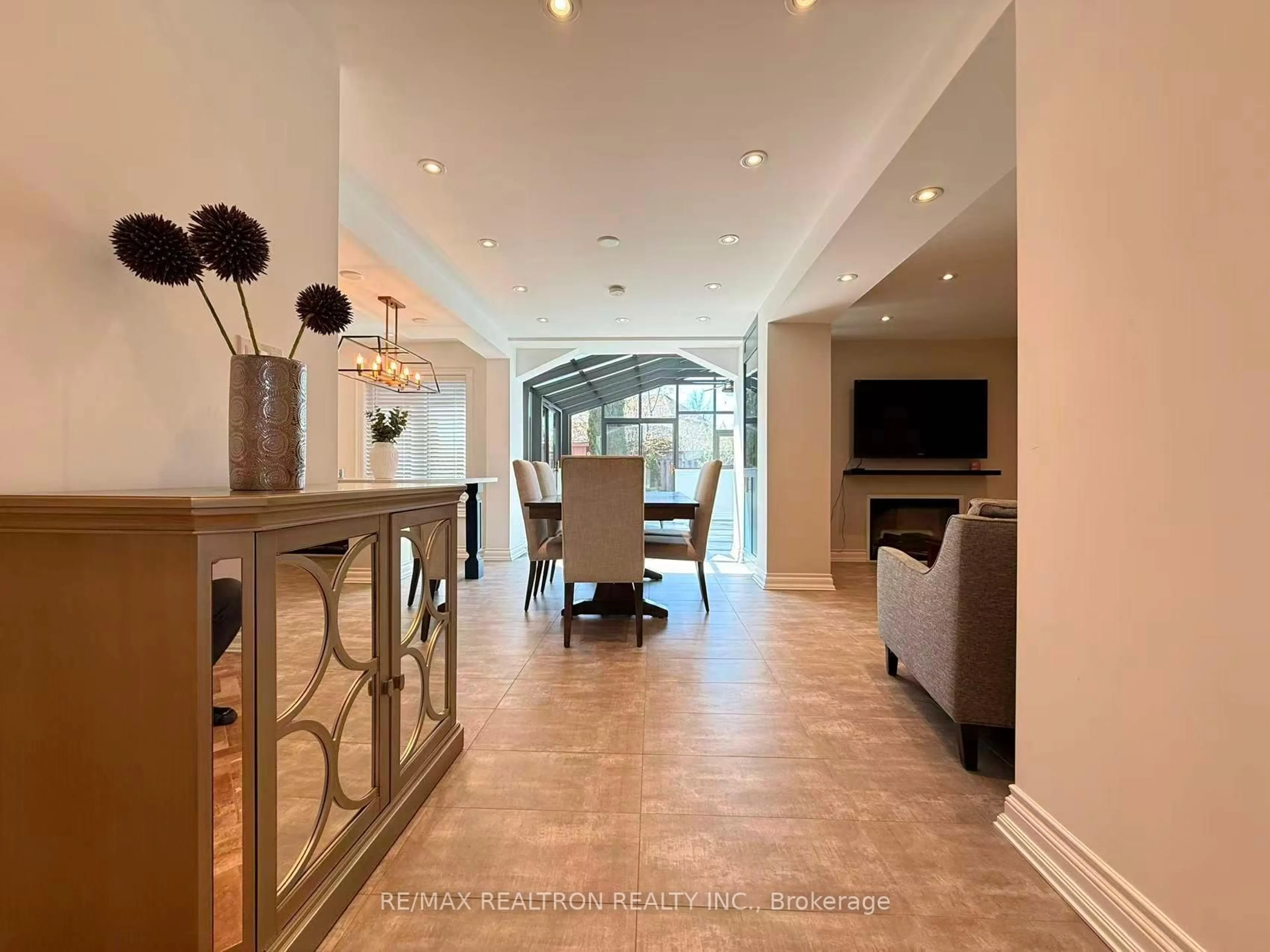 Unknown for 213 Roseheath Dr, Vaughan Ontario L6A 2A3