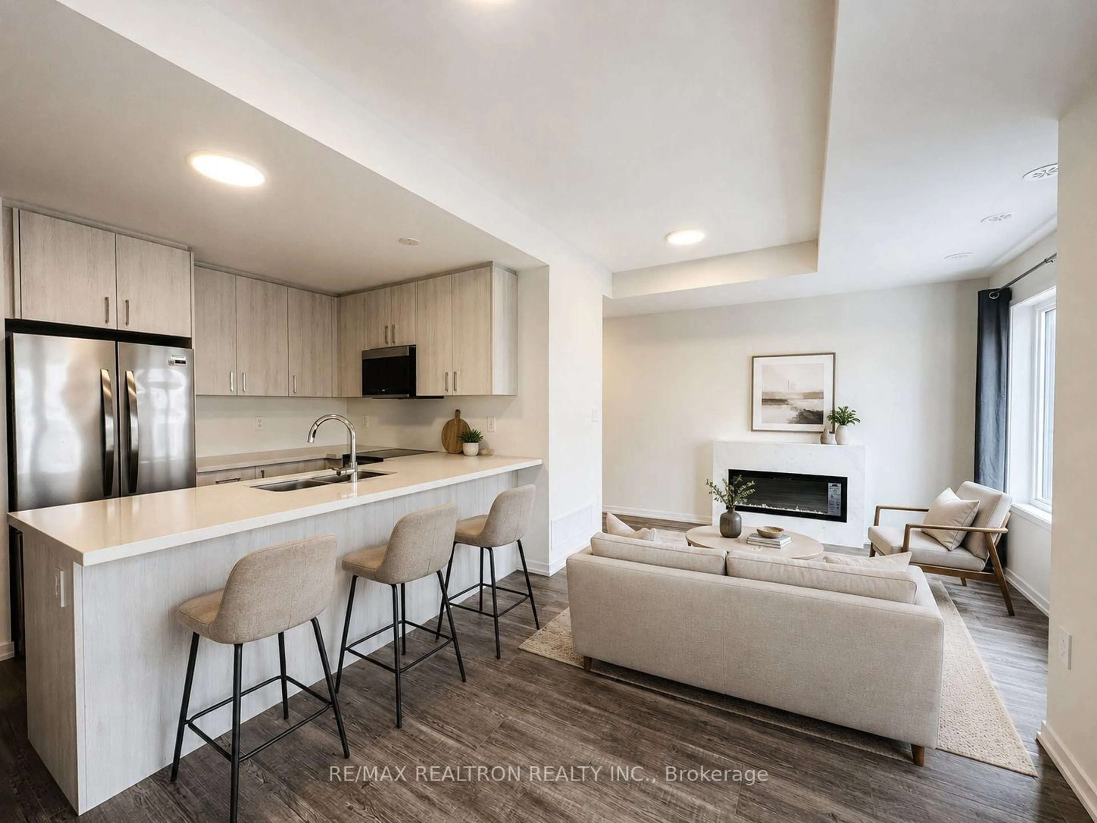 Open concept kitchen, unknown for 105 Matawin Lane, Richmond Hill Ontario L4B 0H7