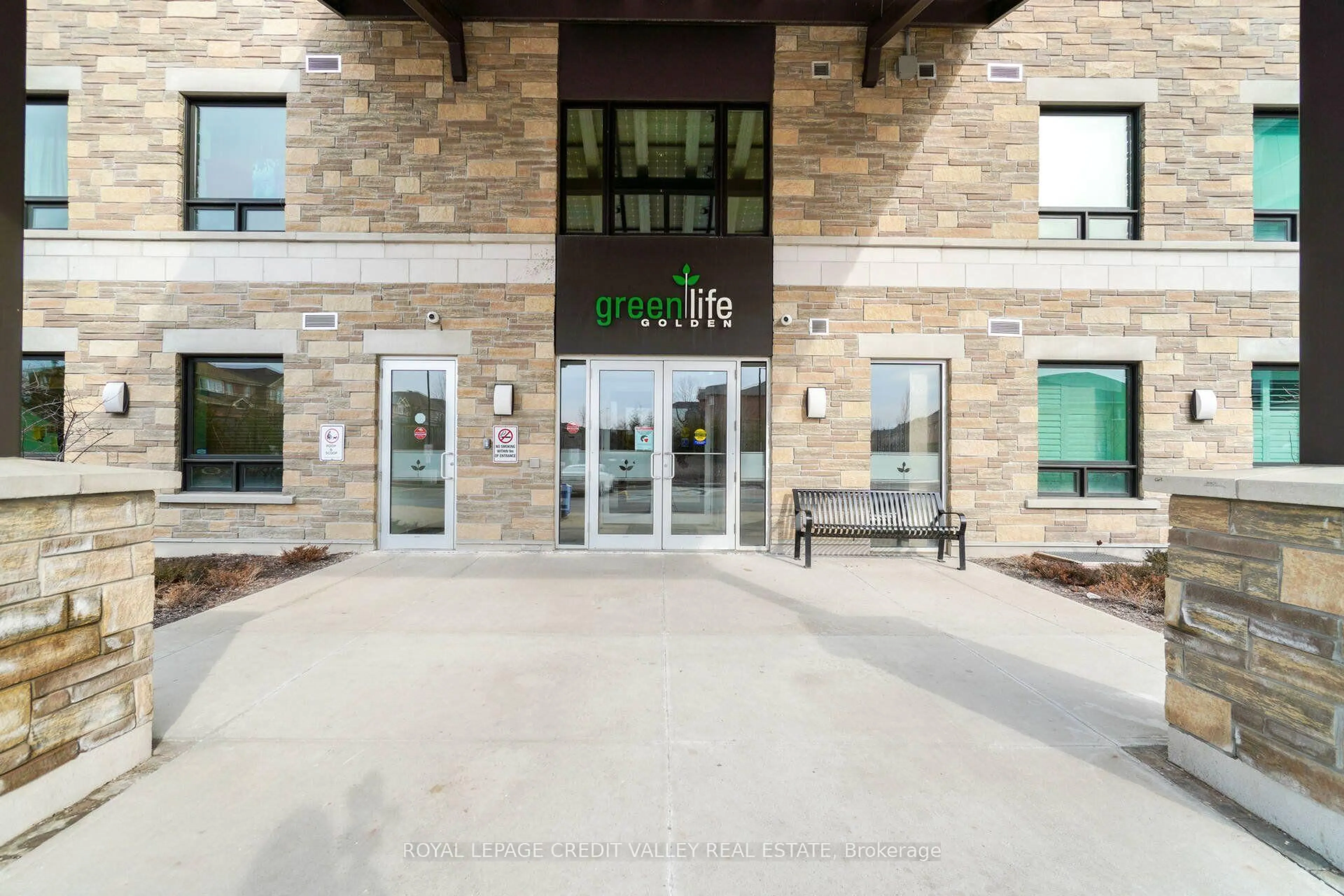 Indoor foyer for 7400 Markham Rd #510, Markham Ontario L3S 0C5