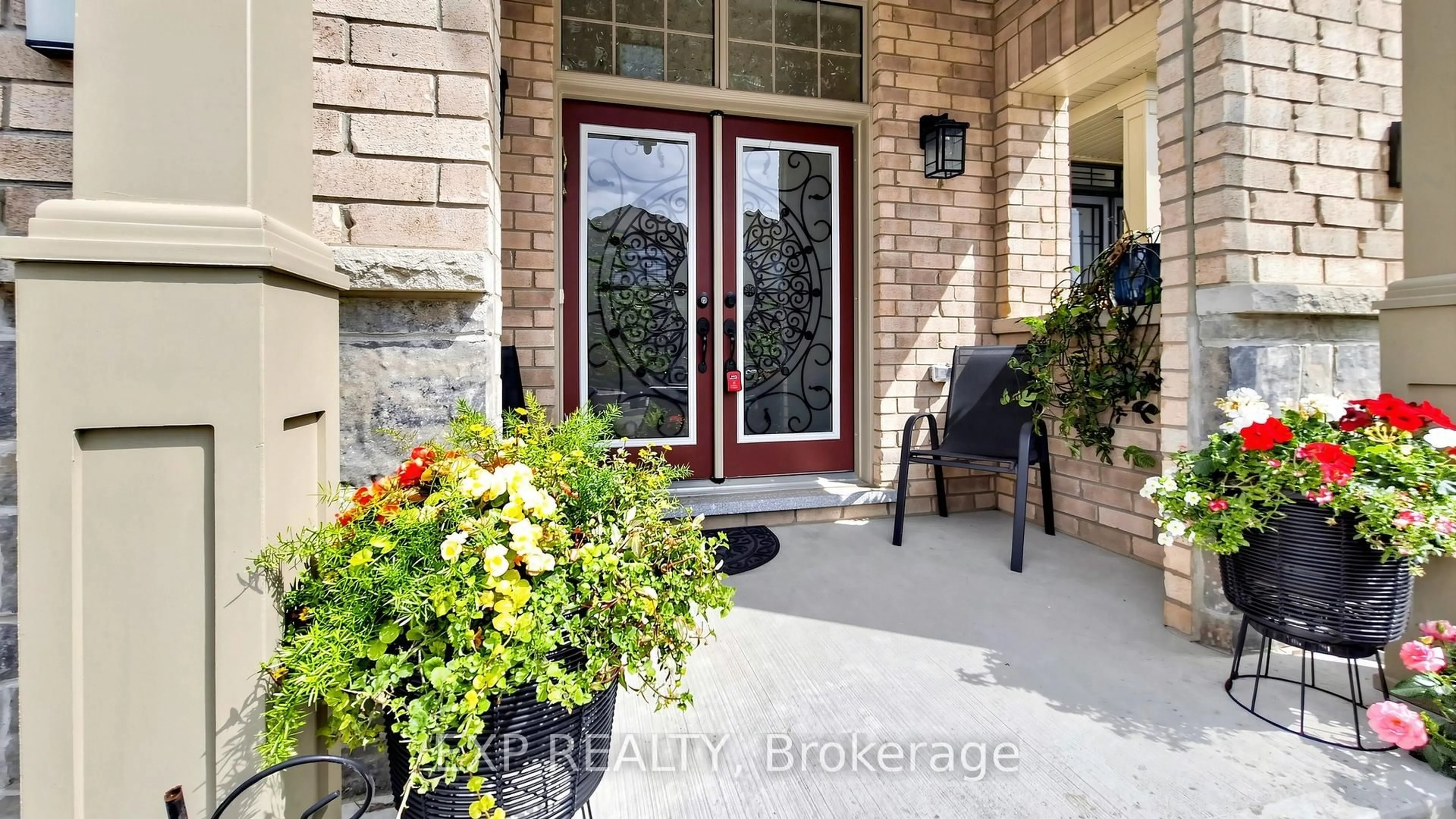 Indoor entryway for 34 Buttonleaf Cres, Whitchurch-Stouffville Ontario L4A 4P5