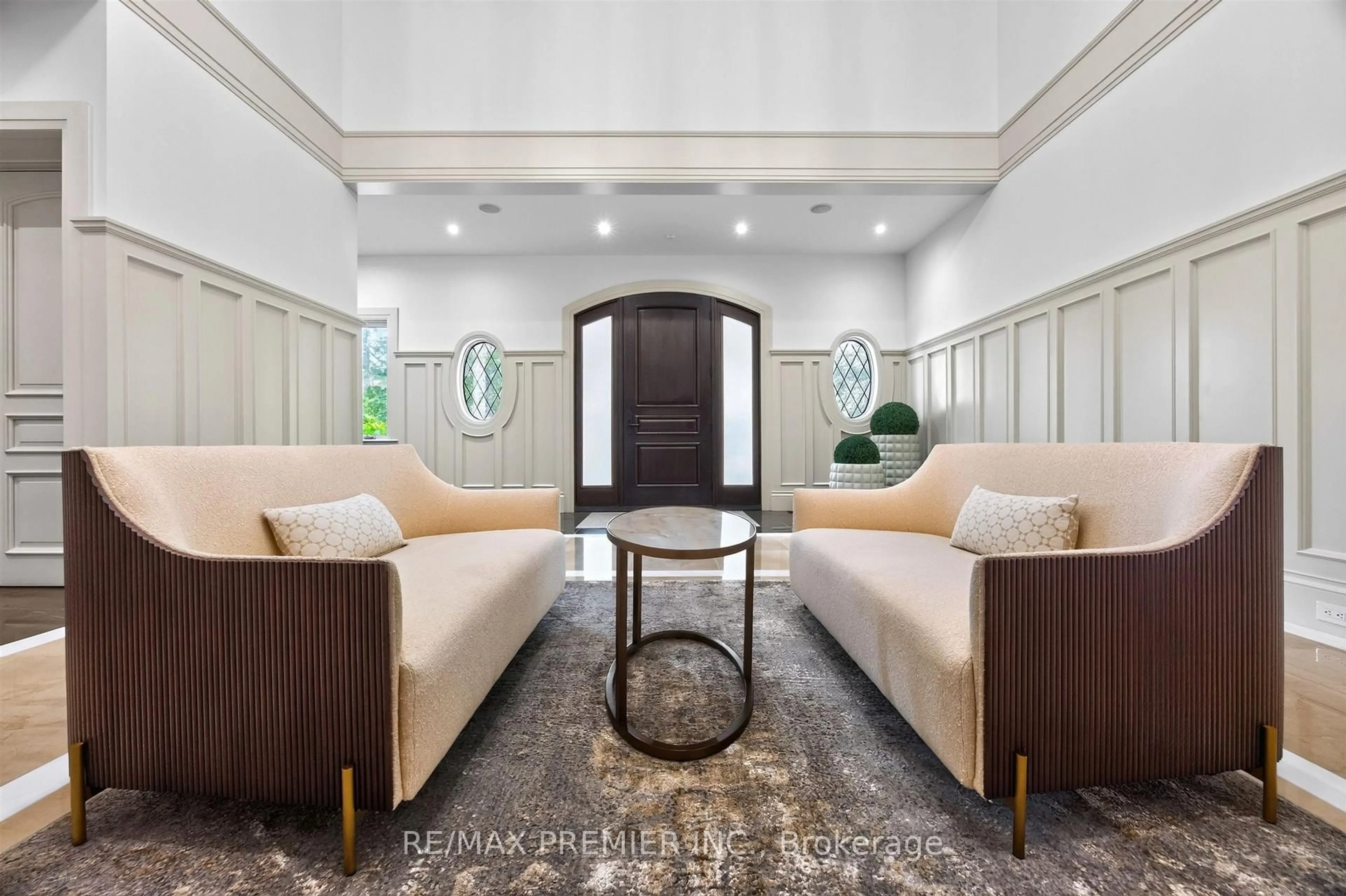 Lobby for 40 Golf Ave, Vaughan Ontario L4L 3A5