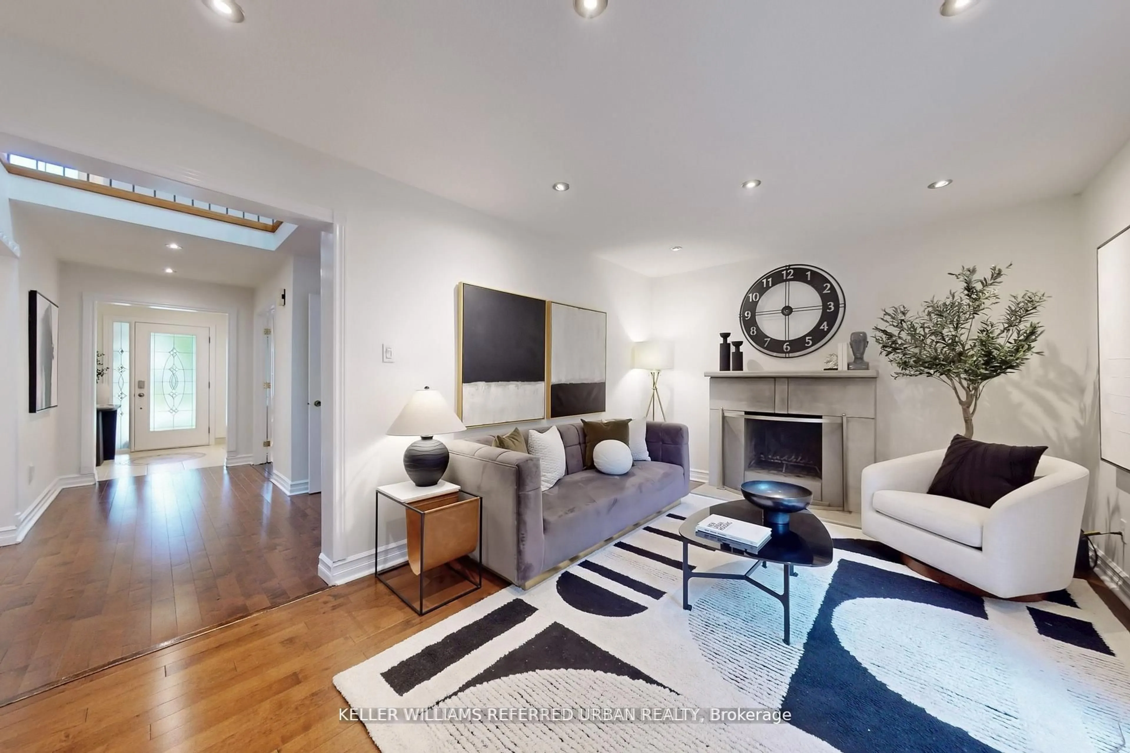 Living room with furniture, unknown for 158 Walton Dr, Aurora Ontario L4G 3R8