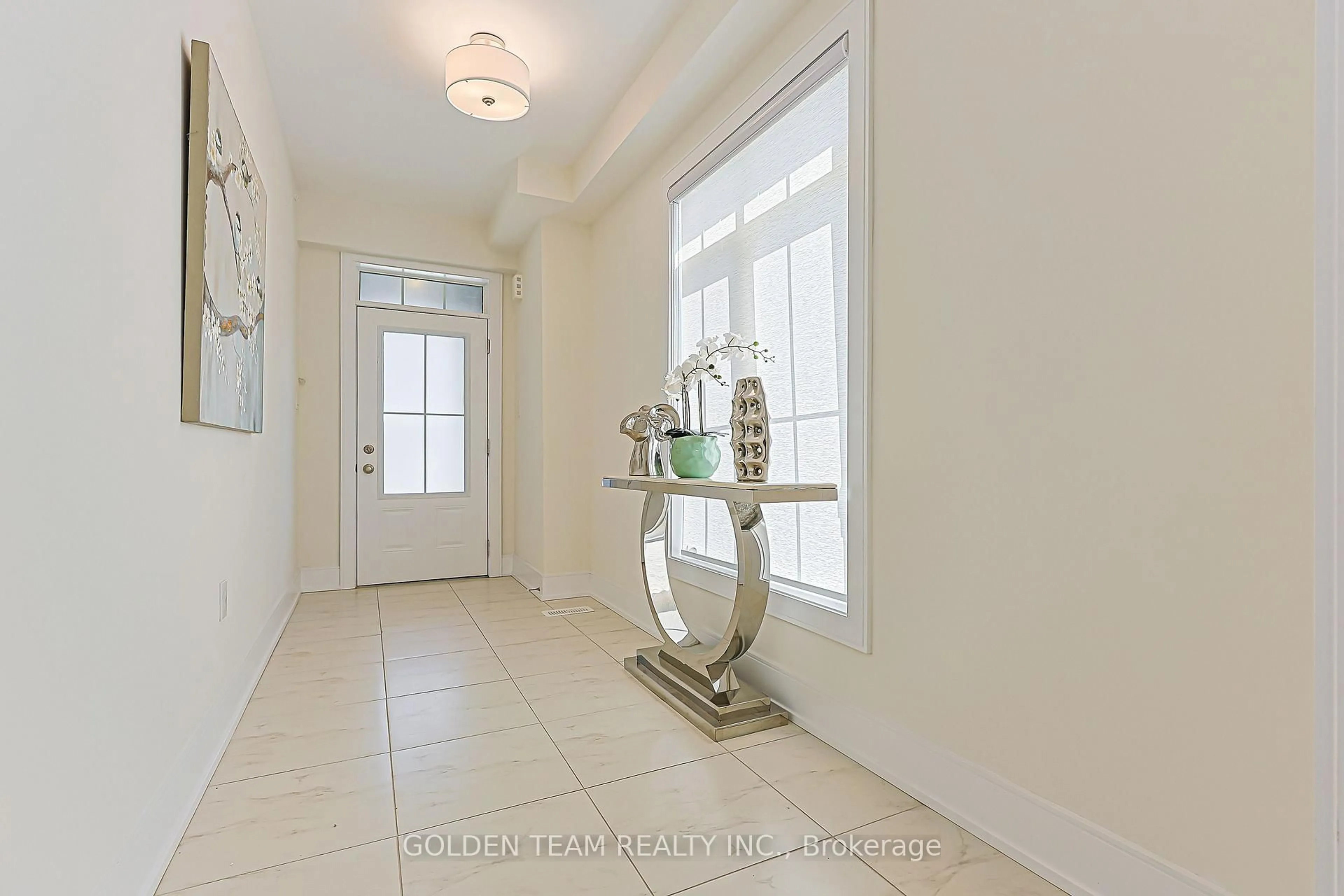 Indoor entryway for 25 Caviglia Lane, Markham Ontario L6B 1R5