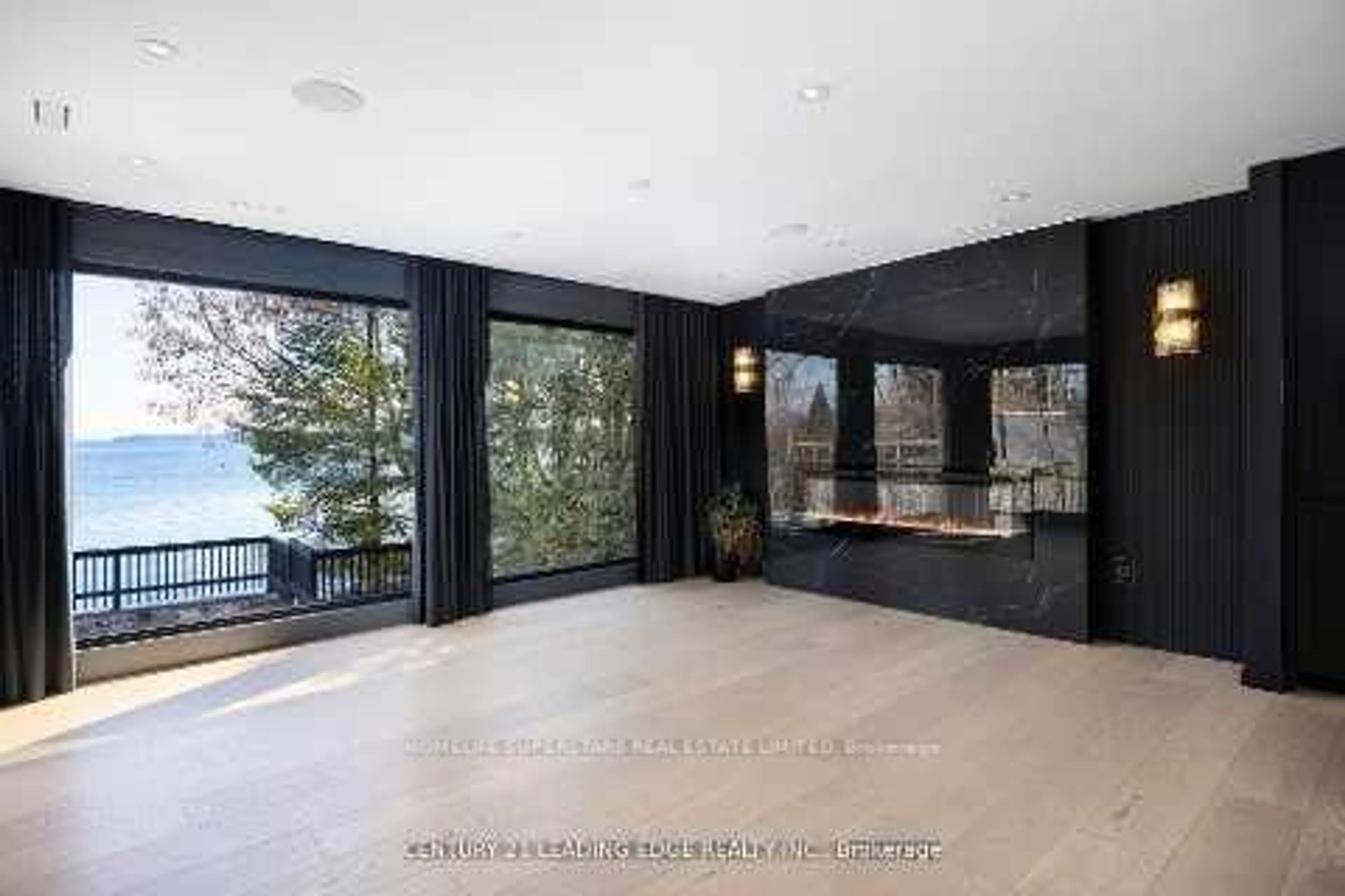 Indoor foyer for 627 Lakelands Ave, Innisfil Ontario L9S 4E5