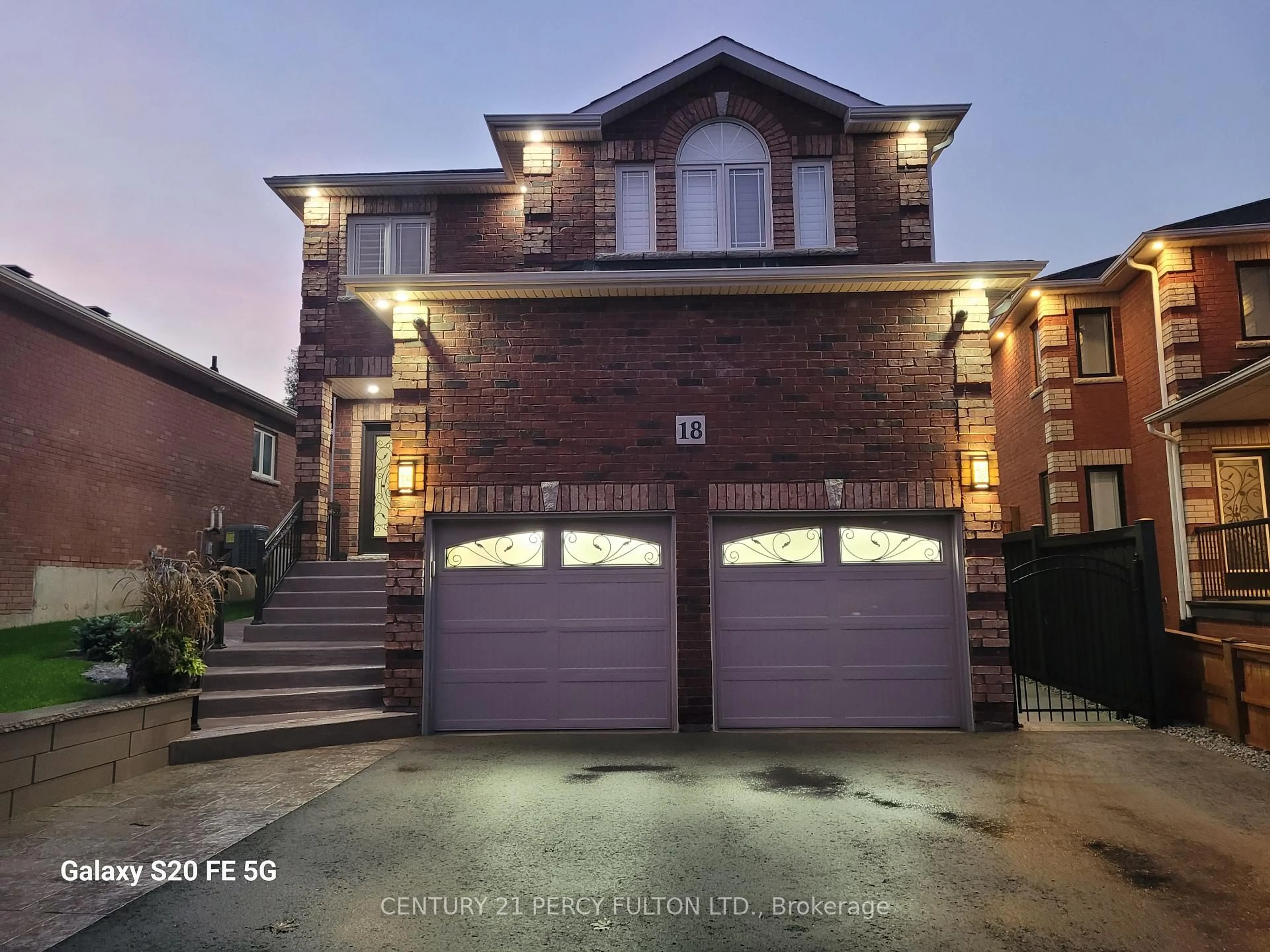 Home with brick exterior material, street for 18 Wyman Cres, Bradford West Gwillimbury Ontario L3Z 3J5