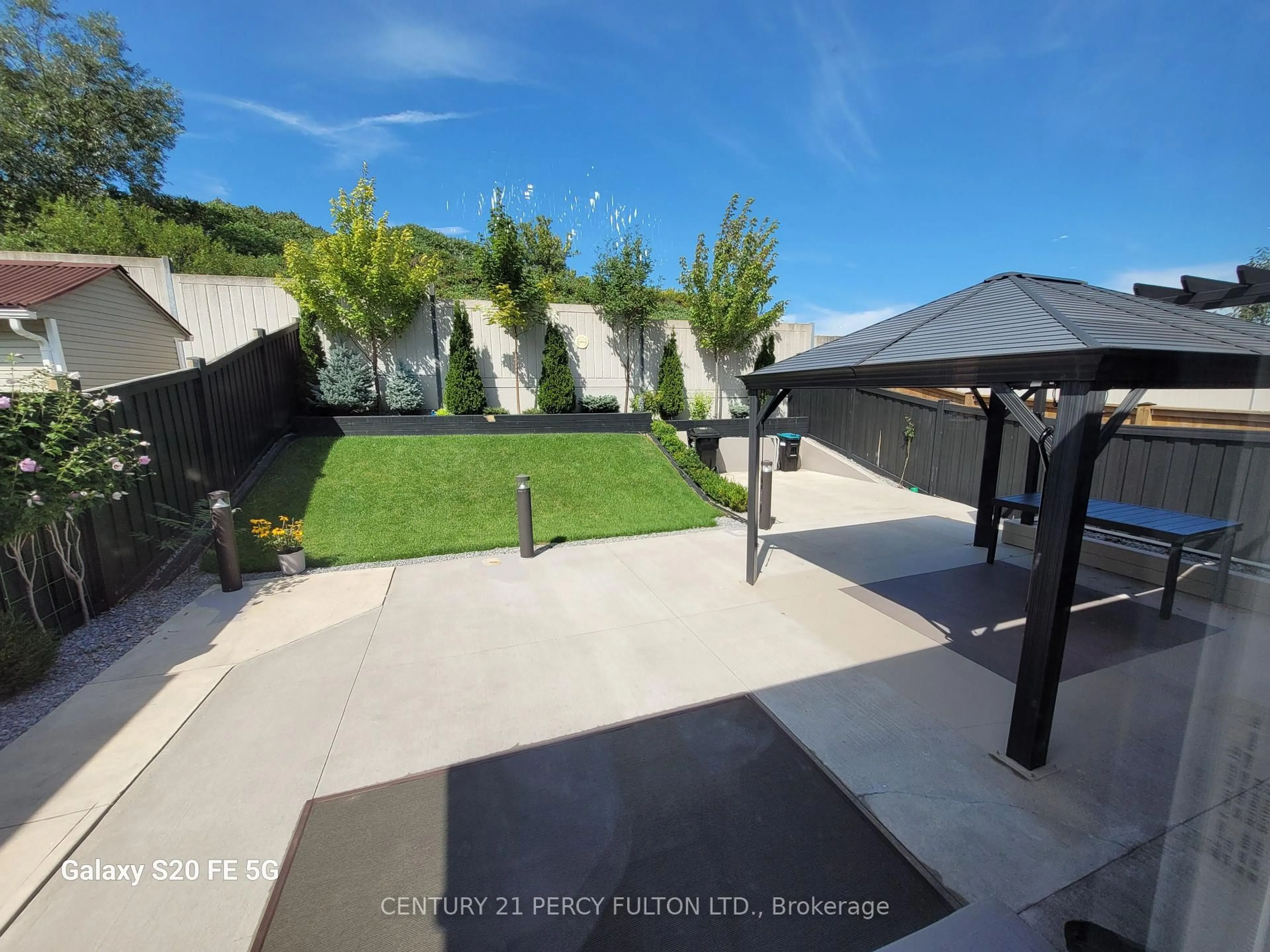 A pic from outside/outdoor area/front of a property/back of a property/a pic from drone, street for 18 Wyman Cres, Bradford West Gwillimbury Ontario L3Z 3J5