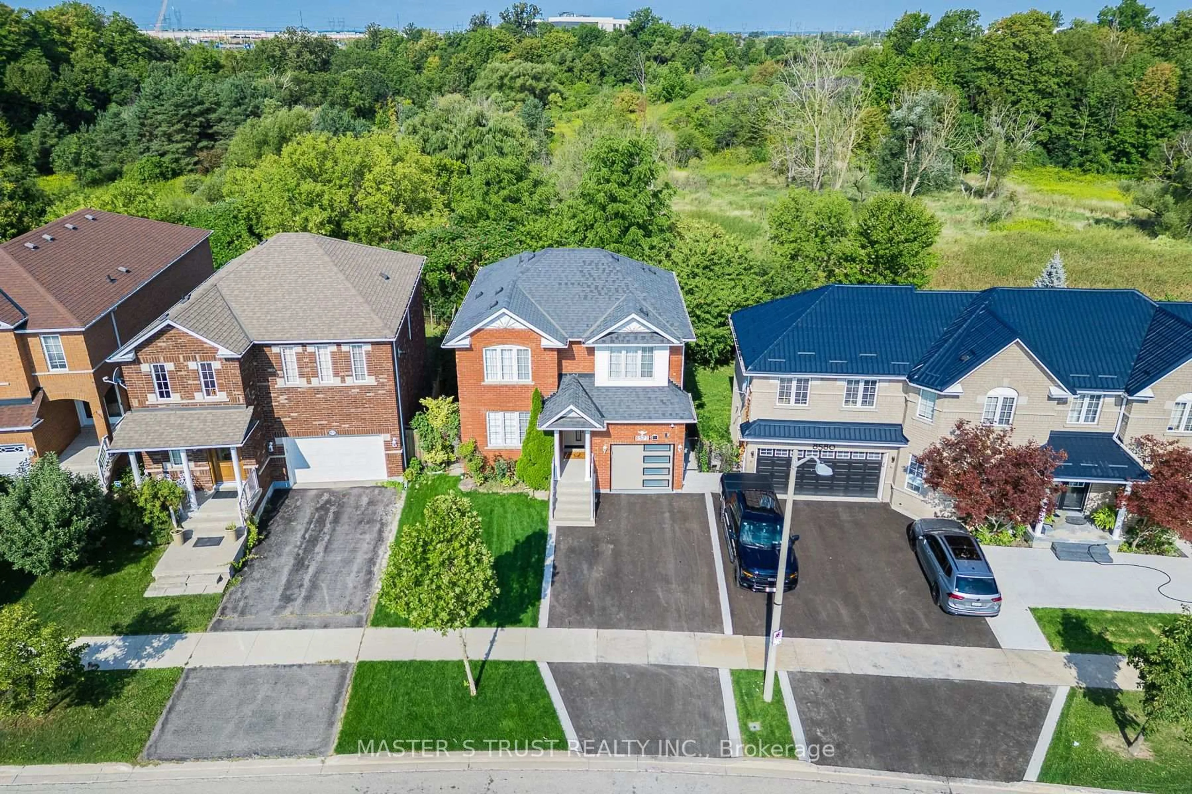 A pic from outside/outdoor area/front of a property/back of a property/a pic from drone, street for 8572 Martin Grove Rd, Vaughan Ontario L4H 2C9