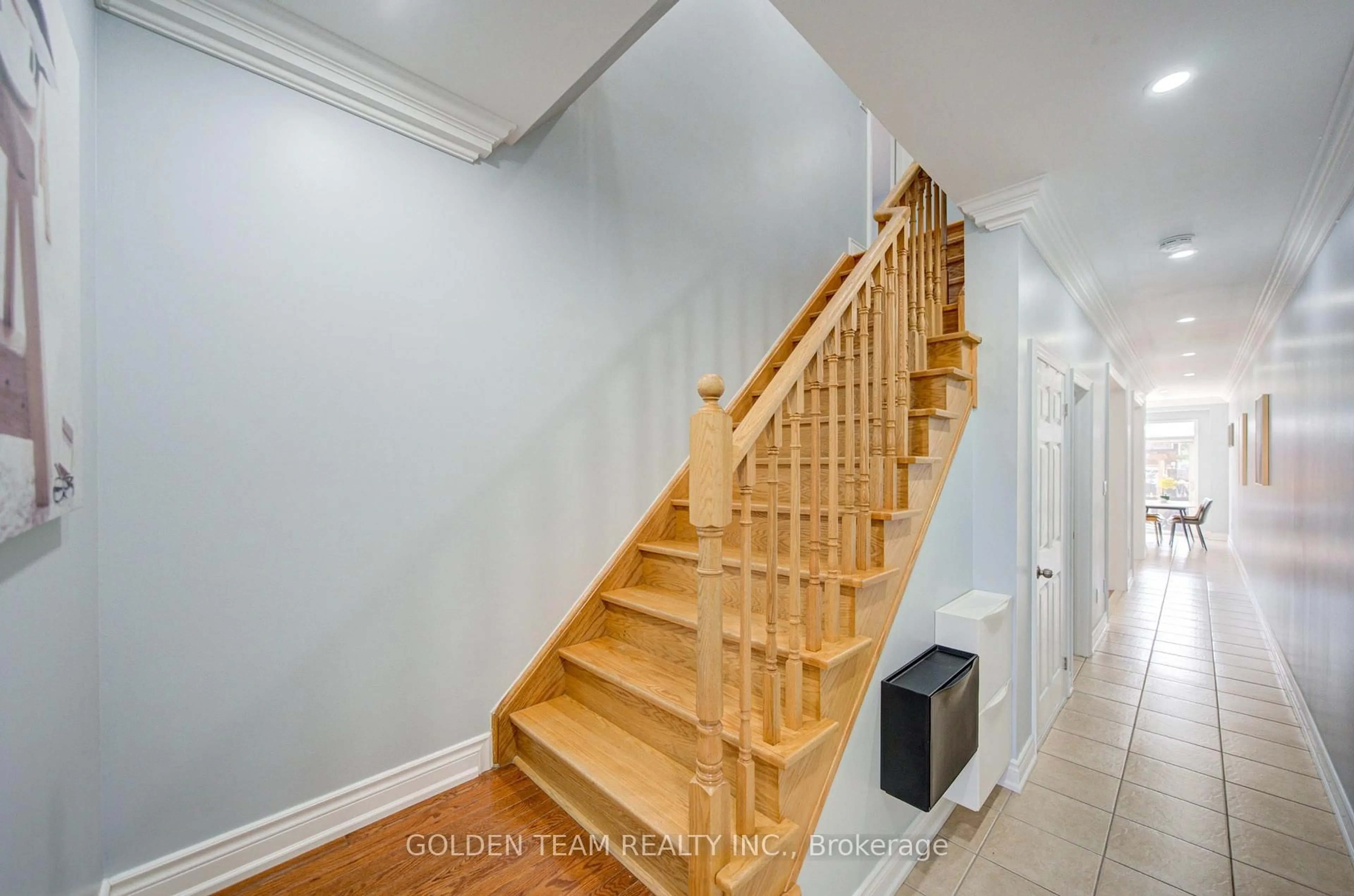 Stairs for 22 Lahore Cres, Markham Ontario L3S 0A5