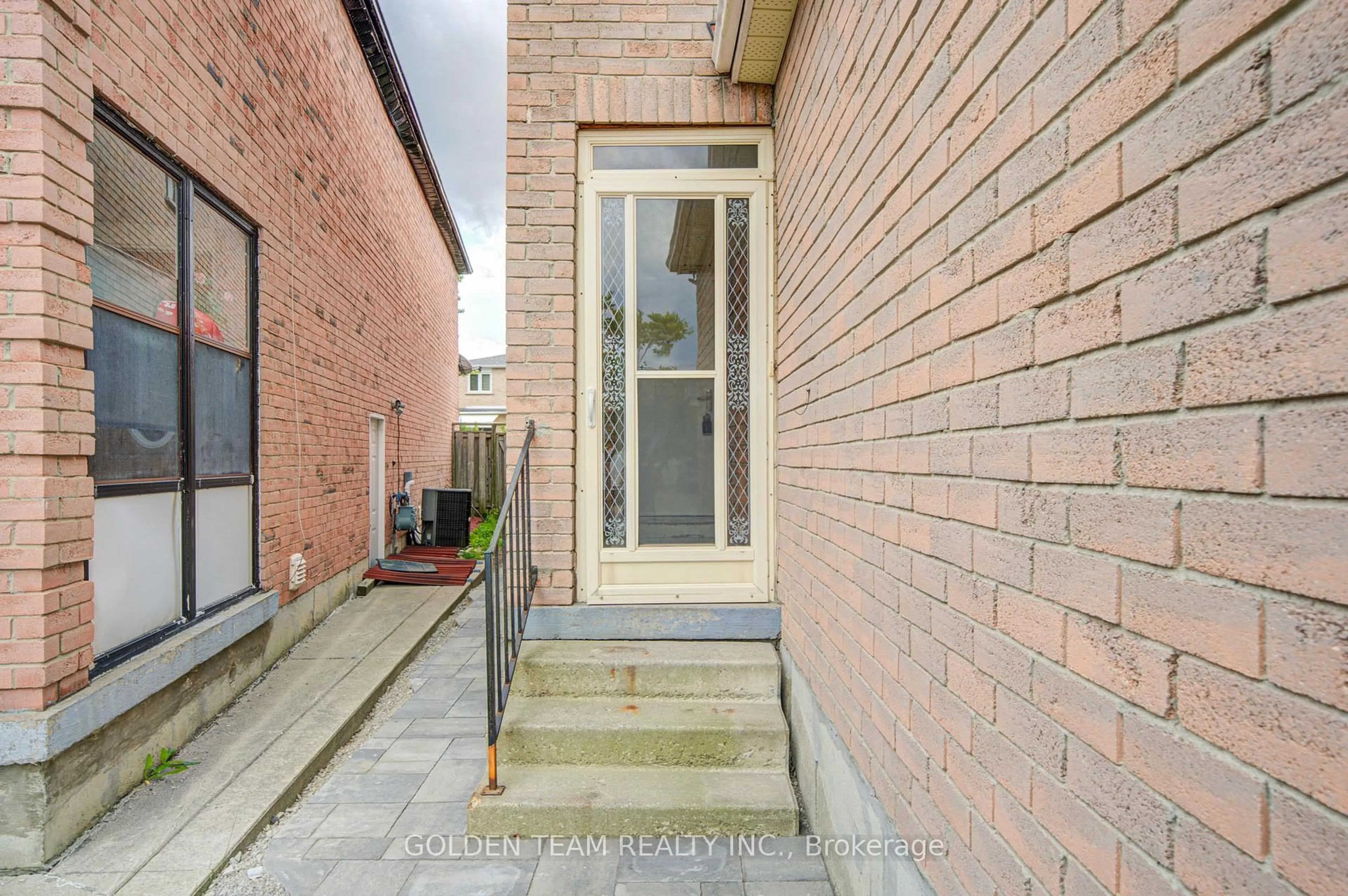 Unknown for 77 Miles Farm Rd, Markham Ontario L3S 2A5