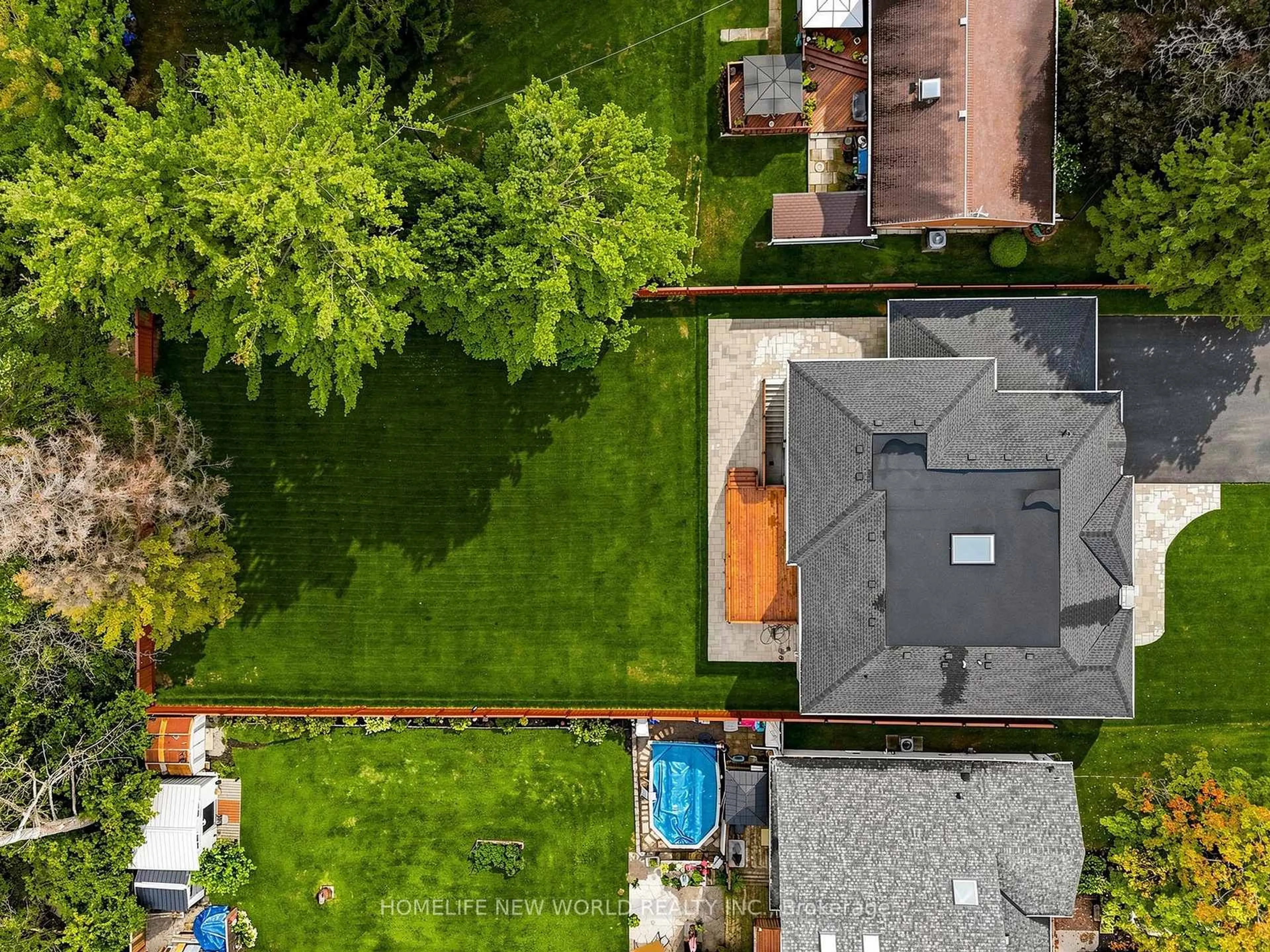 A pic from outside/outdoor area/front of a property/back of a property/a pic from drone, street for 58 May Ave, East Gwillimbury Ontario L0G 1V0