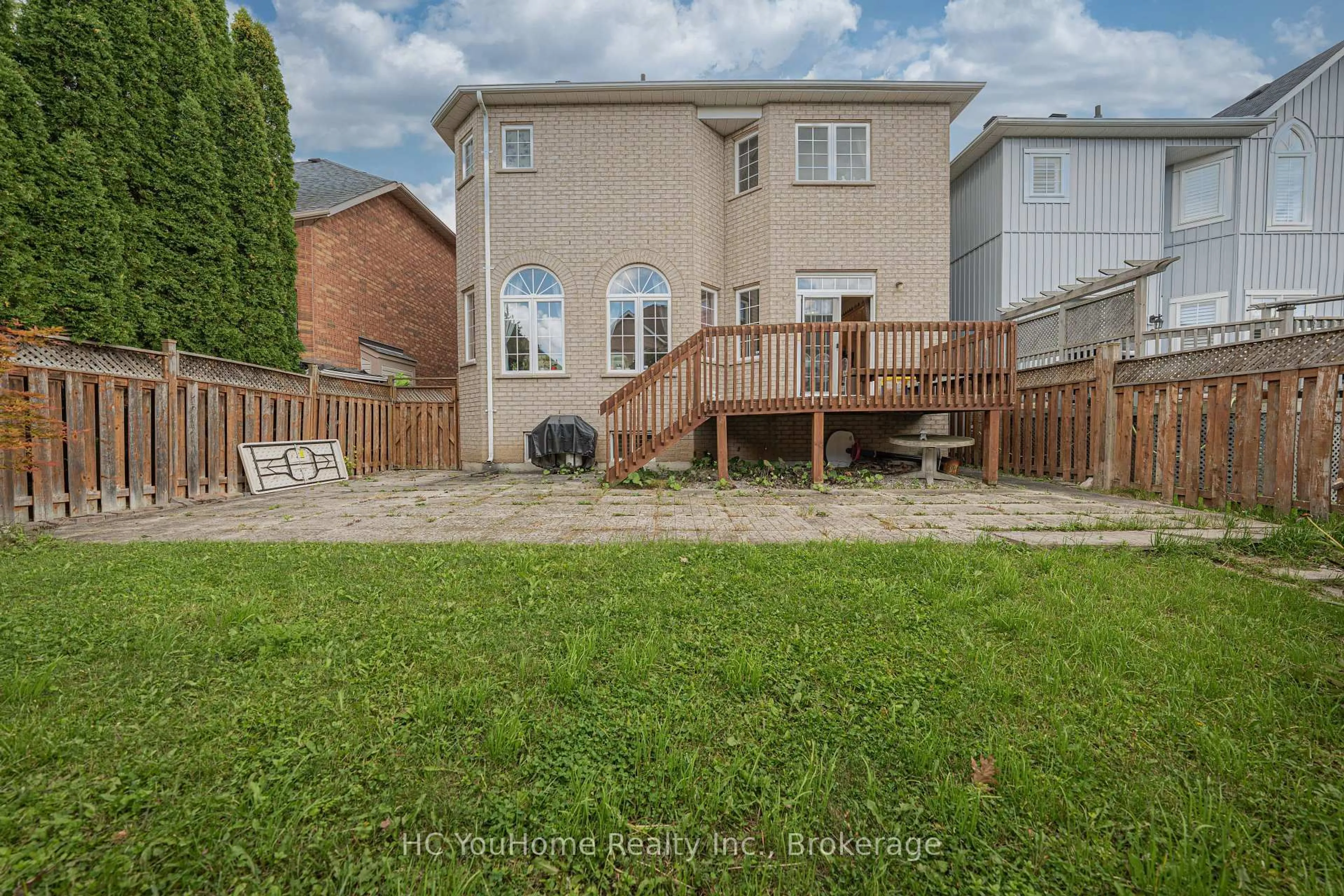 Patio, street for 8 BRIAR PATH Lane, Markham Ontario L6C 2C1