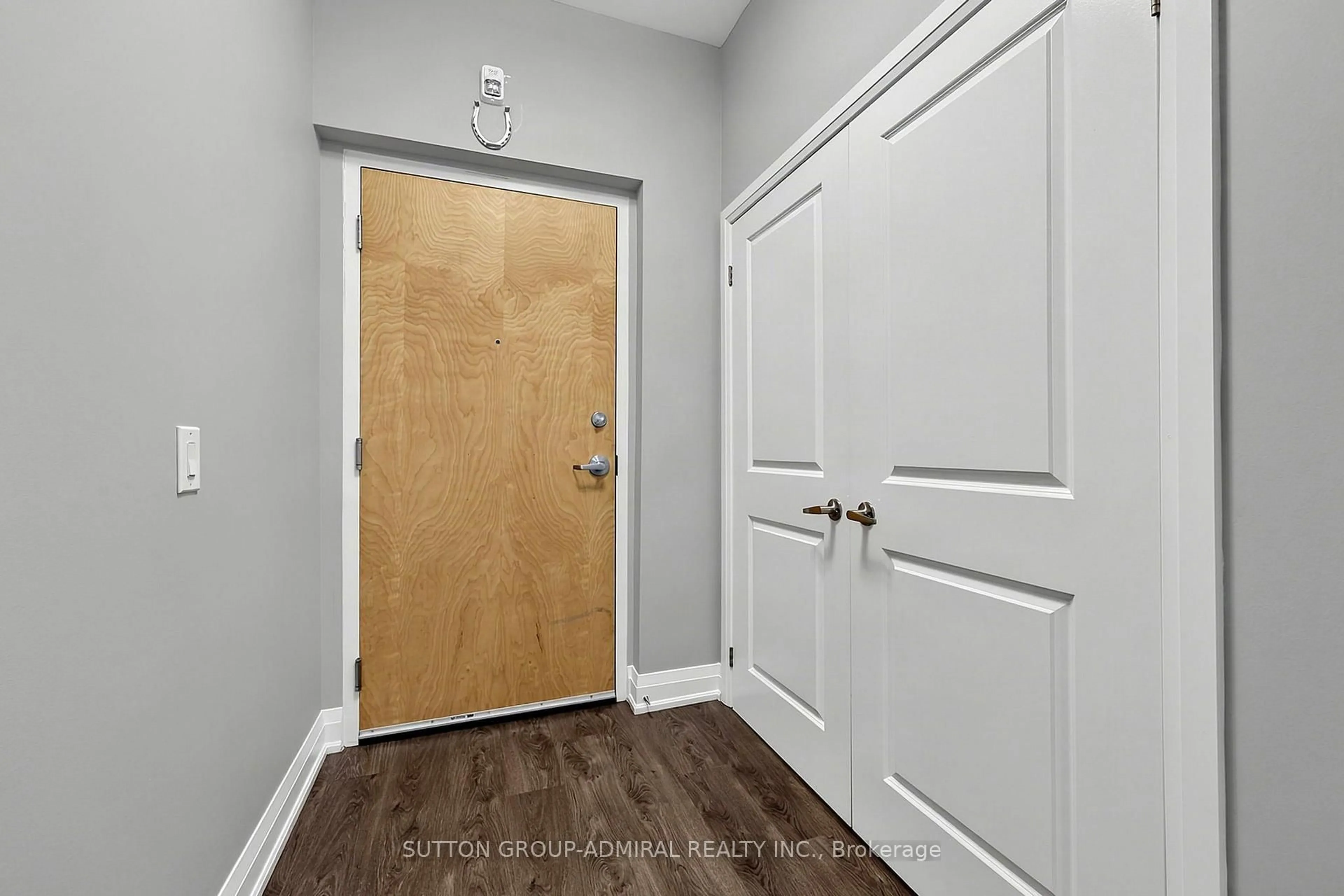 Indoor entryway for 64 Queen St #G3, New Tecumseth Ontario L0G 1W0