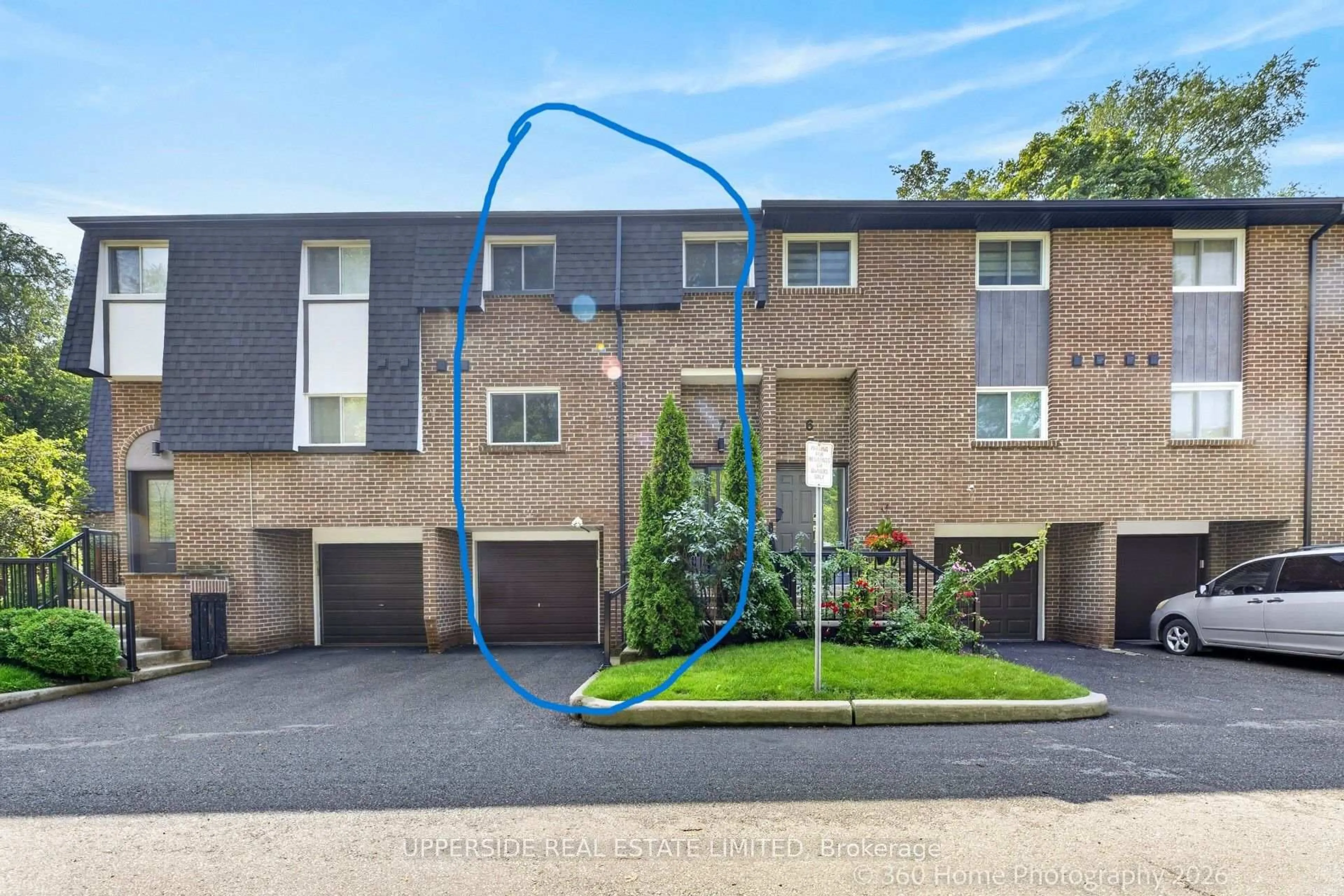 A pic from outside/outdoor area/front of a property/back of a property/a pic from drone, street for 119 Henderson Ave #7, Markham Ontario L3T 2L3