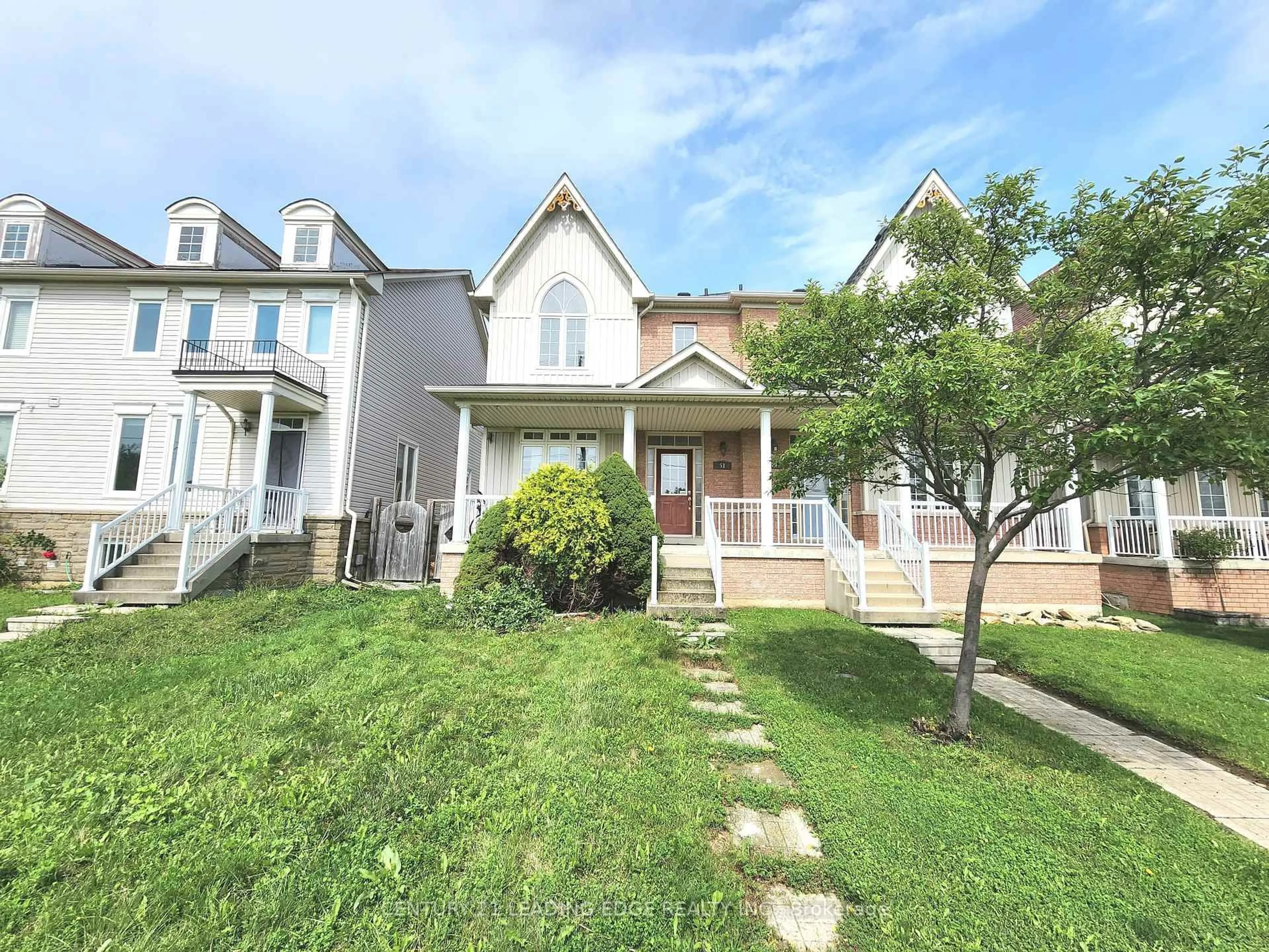 A pic from outside/outdoor area/front of a property/back of a property/a pic from drone, street for 51 Yale Lane, Markham Ontario L6B 1G8