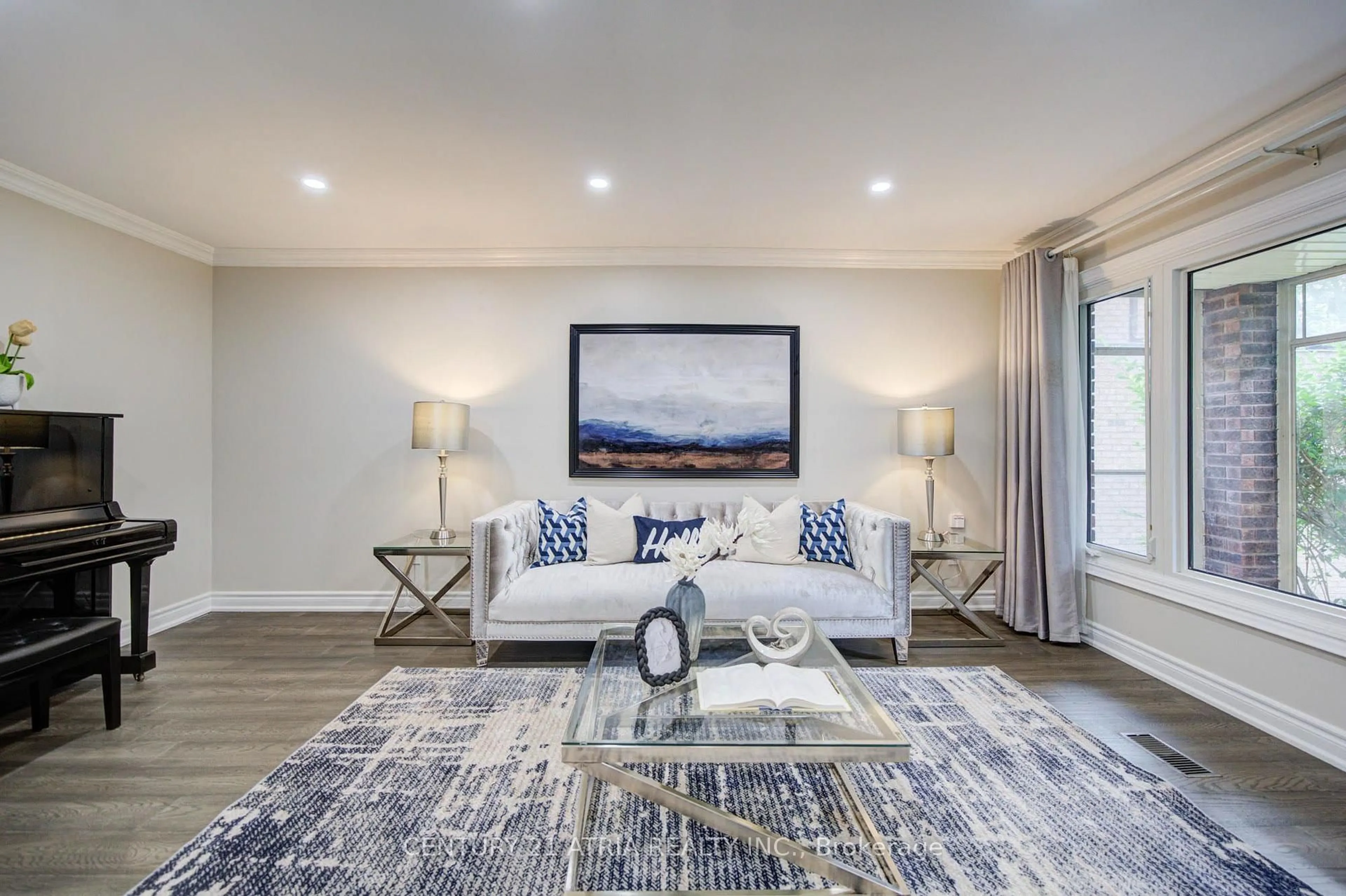 Living room with furniture, unknown for 47 Coledale Rd, Markham Ontario L3R 7X1