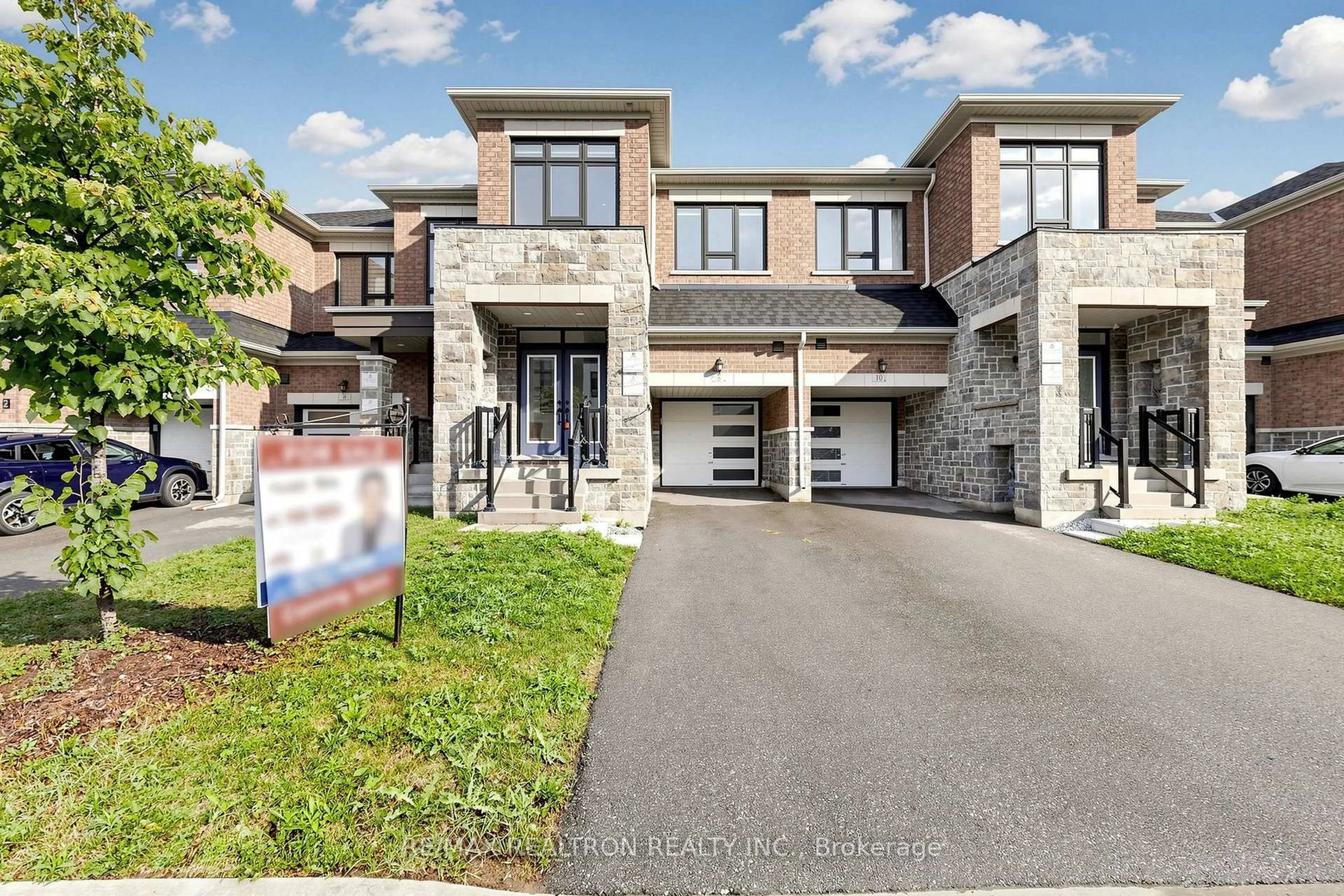 Home with brick exterior material, street for 8 Hewison Ave, Richmond Hill Ontario L4S 0J2