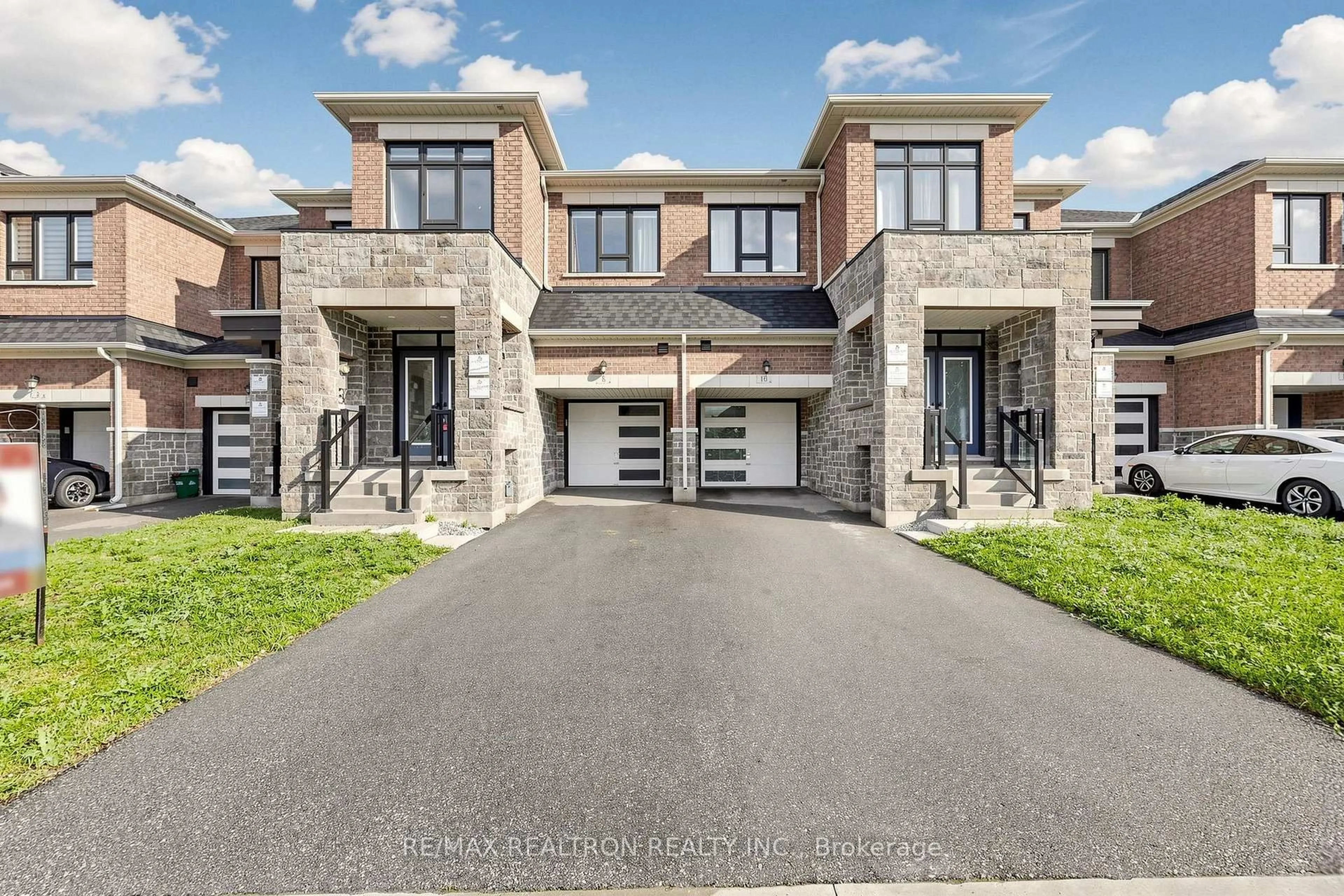 Home with brick exterior material, street for 8 Hewison Ave, Richmond Hill Ontario L4S 0J2