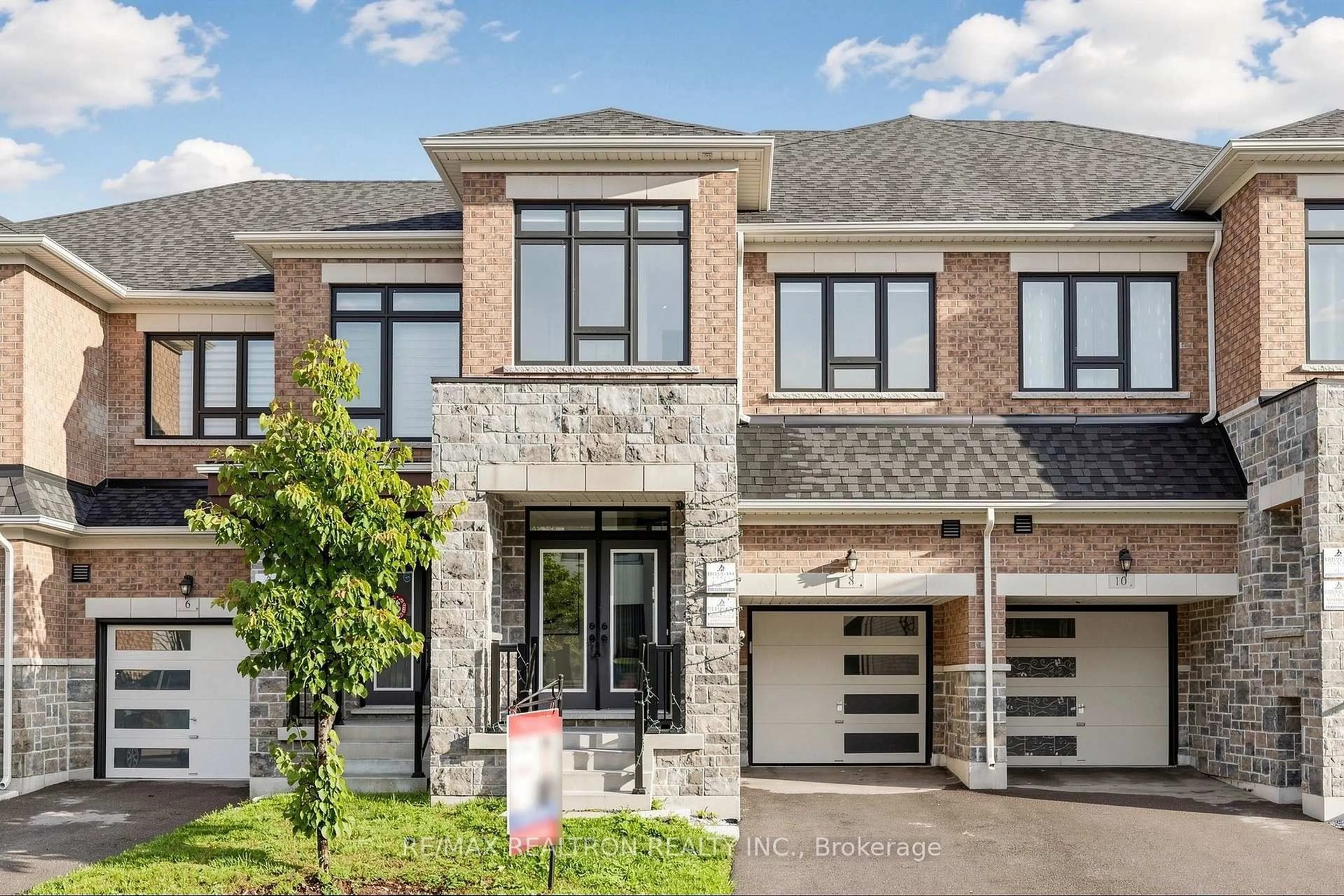 Home with brick exterior material, street for 8 Hewison Ave, Richmond Hill Ontario L4S 0J2