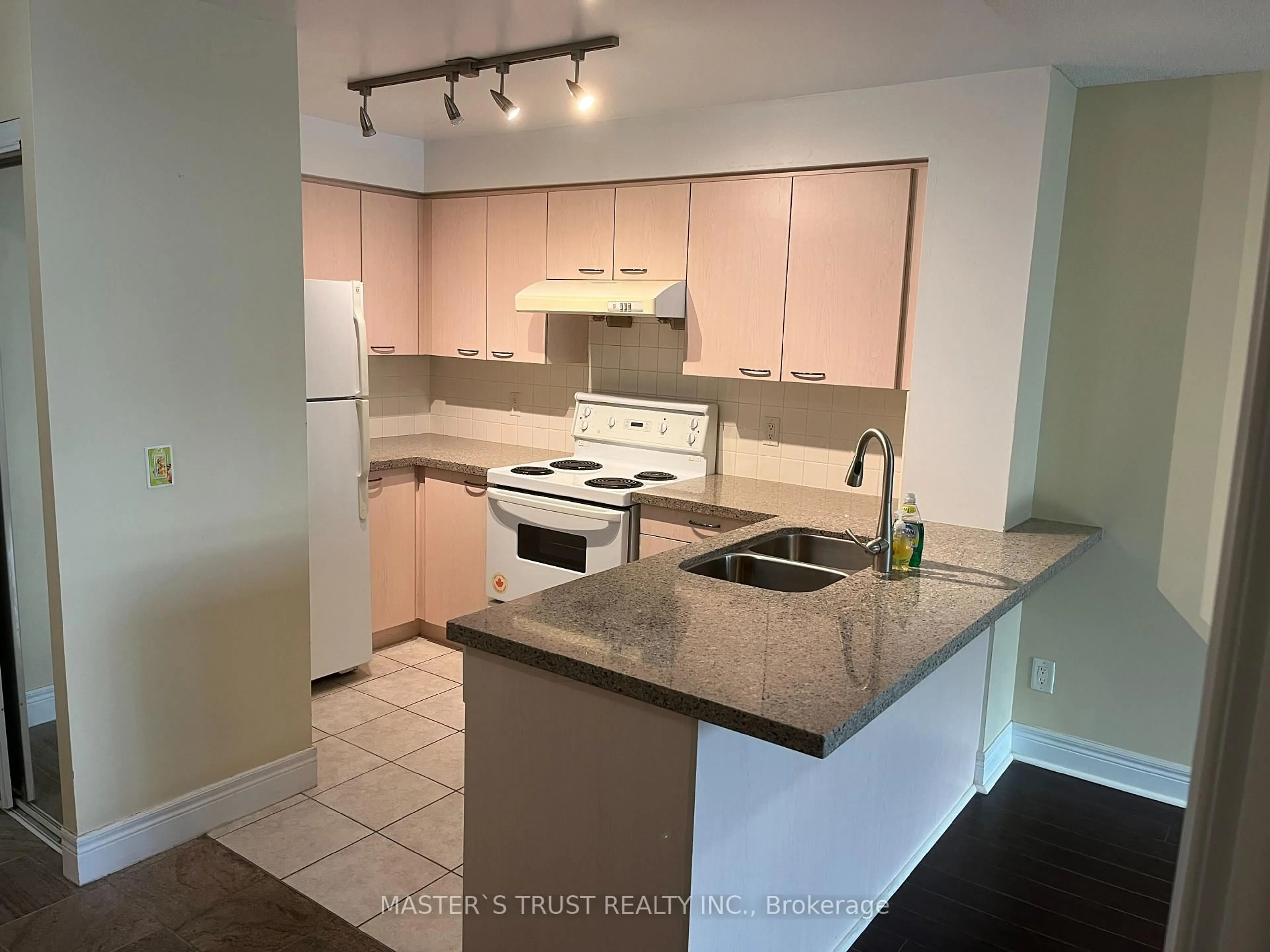 Standard kitchen, unknown for 62 Suncrest Blvd #522, Markham Ontario L3T 7Y6