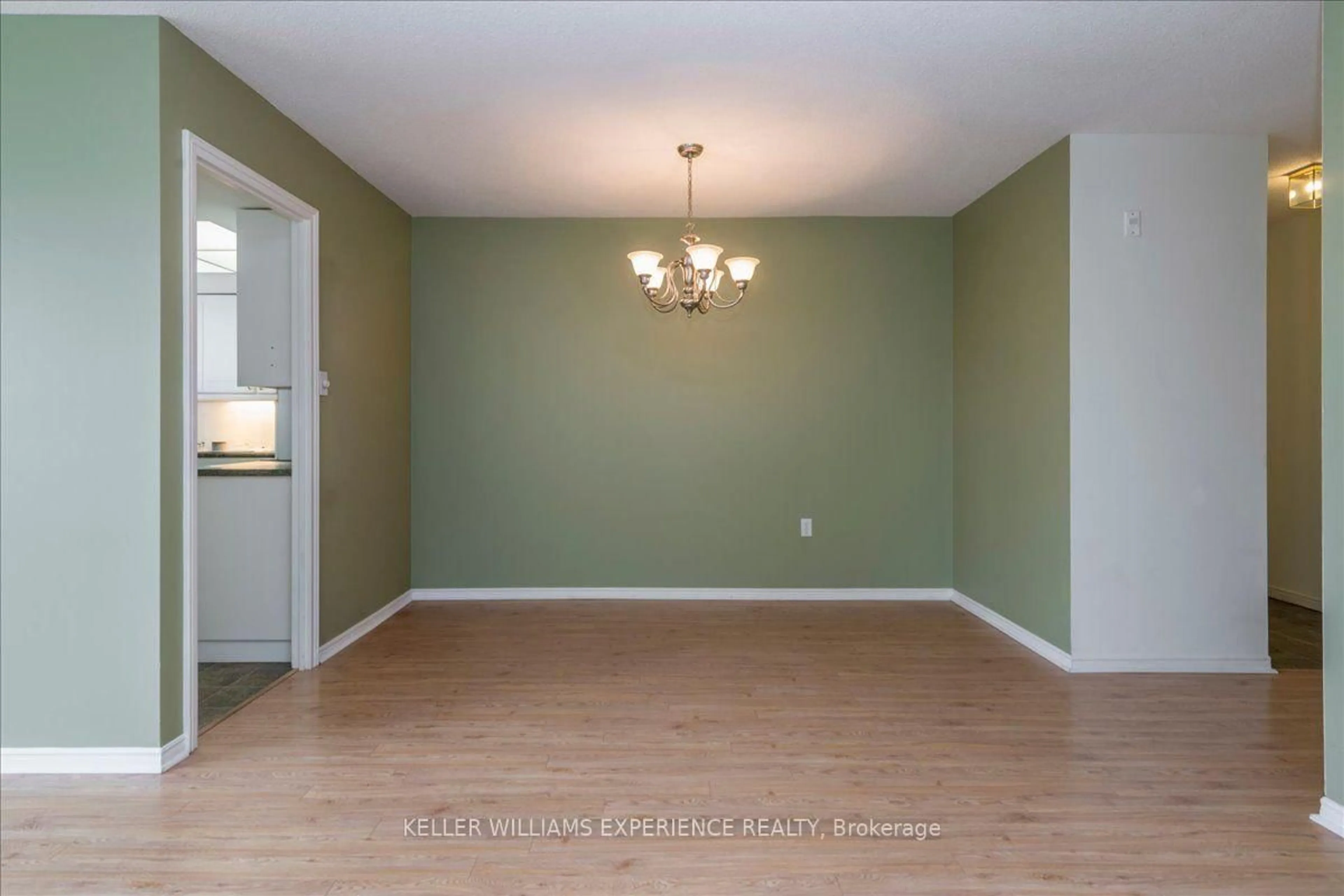 A pic of a room for 270 Davis Dr #503, Newmarket Ontario L3Y 8K2