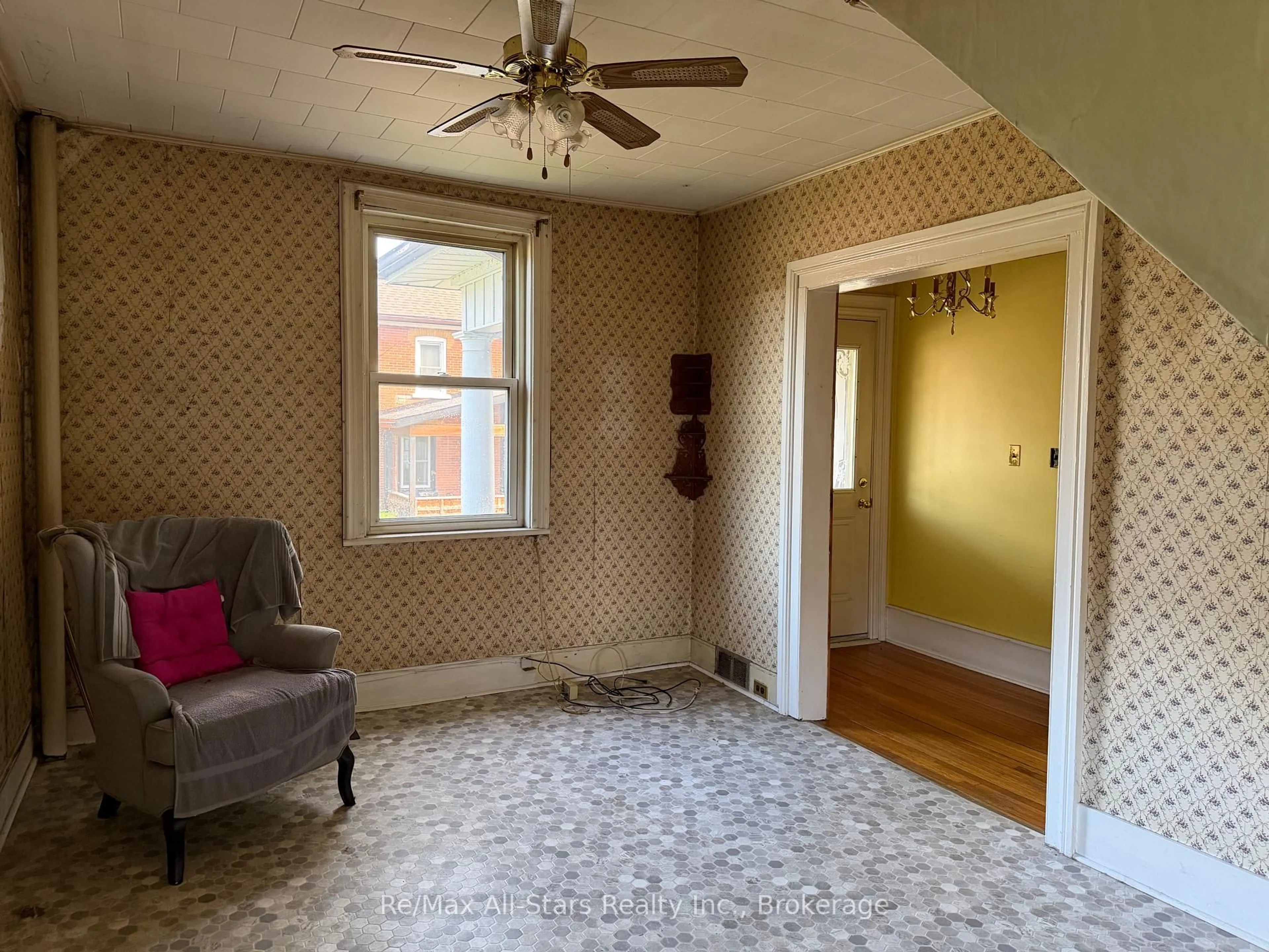 A pic of a room for 54 Munro St, Brock Ontario L0E 1E0