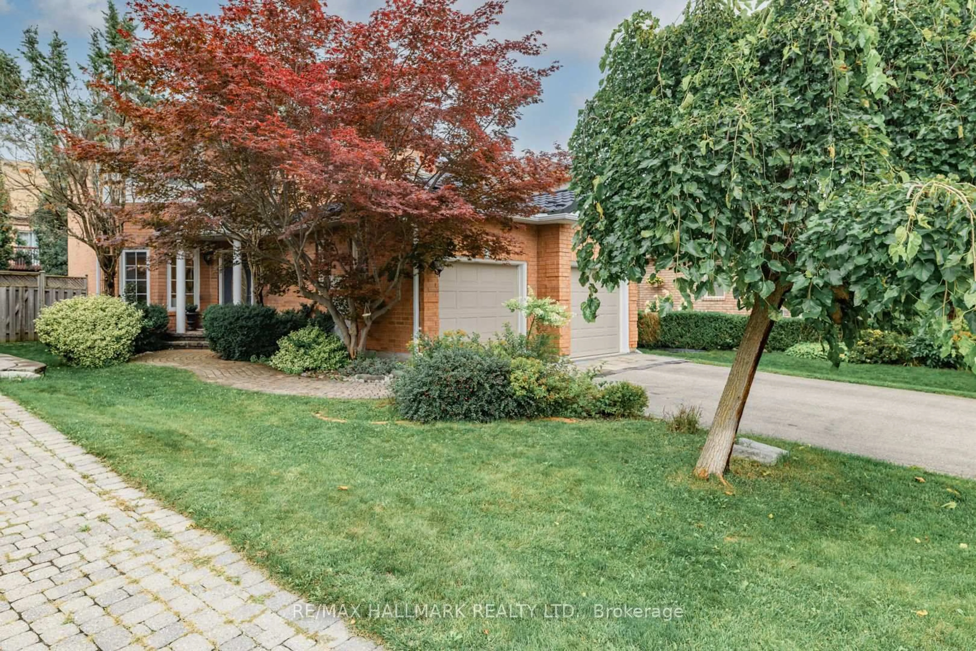 Unknown for 851 Hilton Blvd, Newmarket Ontario L3X 2H7