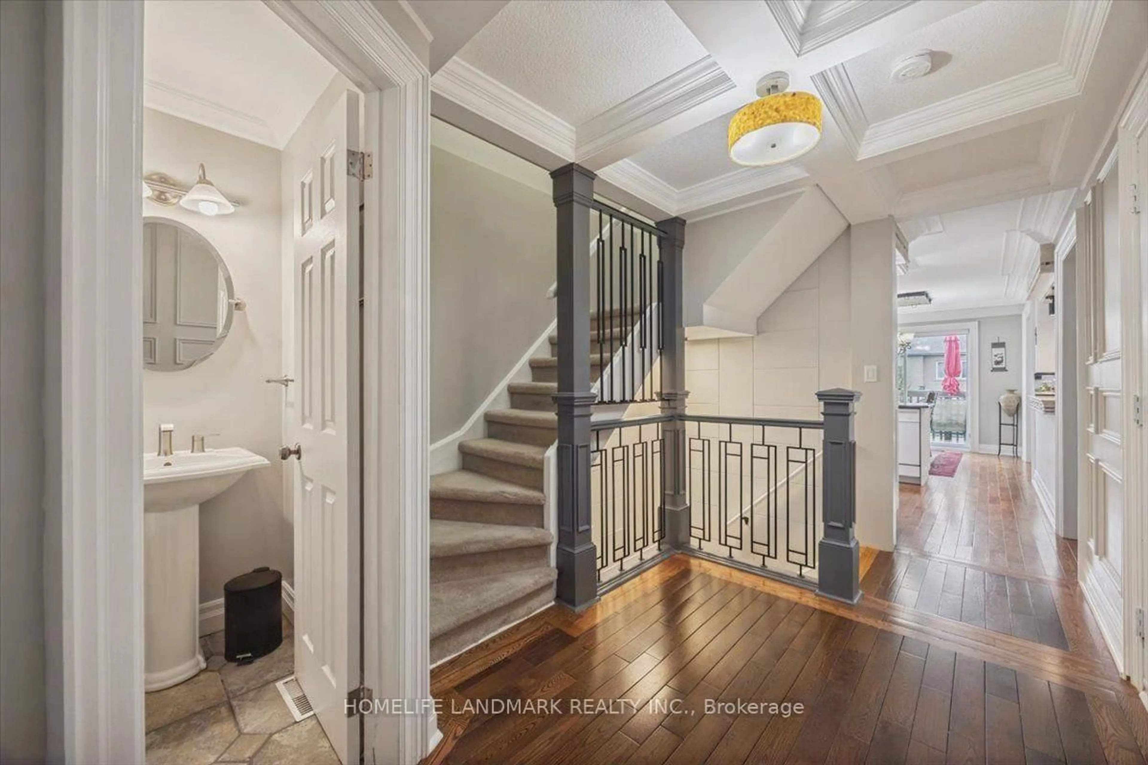 Indoor entryway for 101 Noble Dr, Bradford West Gwillimbury Ontario L3Z 3B5