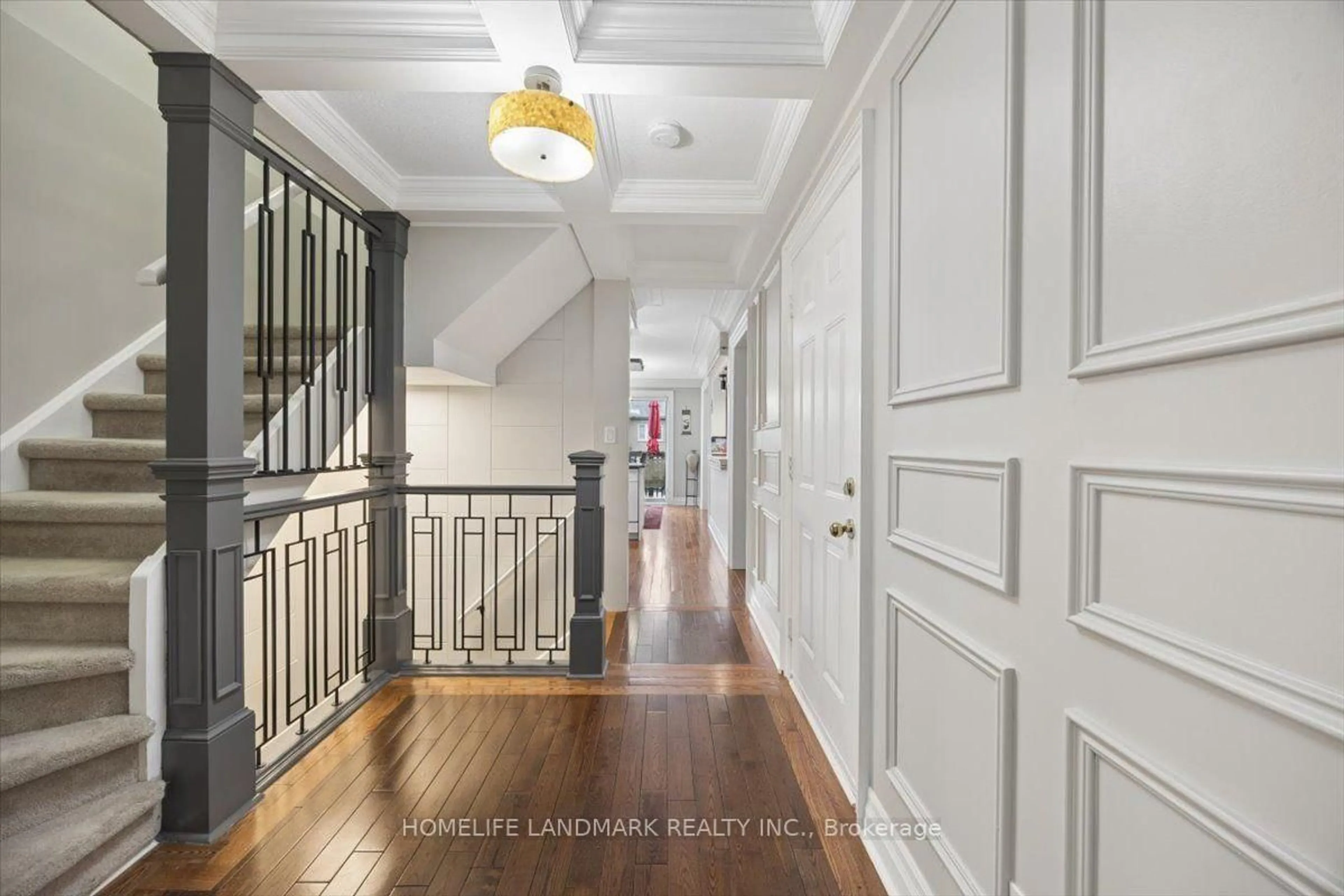 Indoor foyer for 101 Noble Dr, Bradford West Gwillimbury Ontario L3Z 3B5