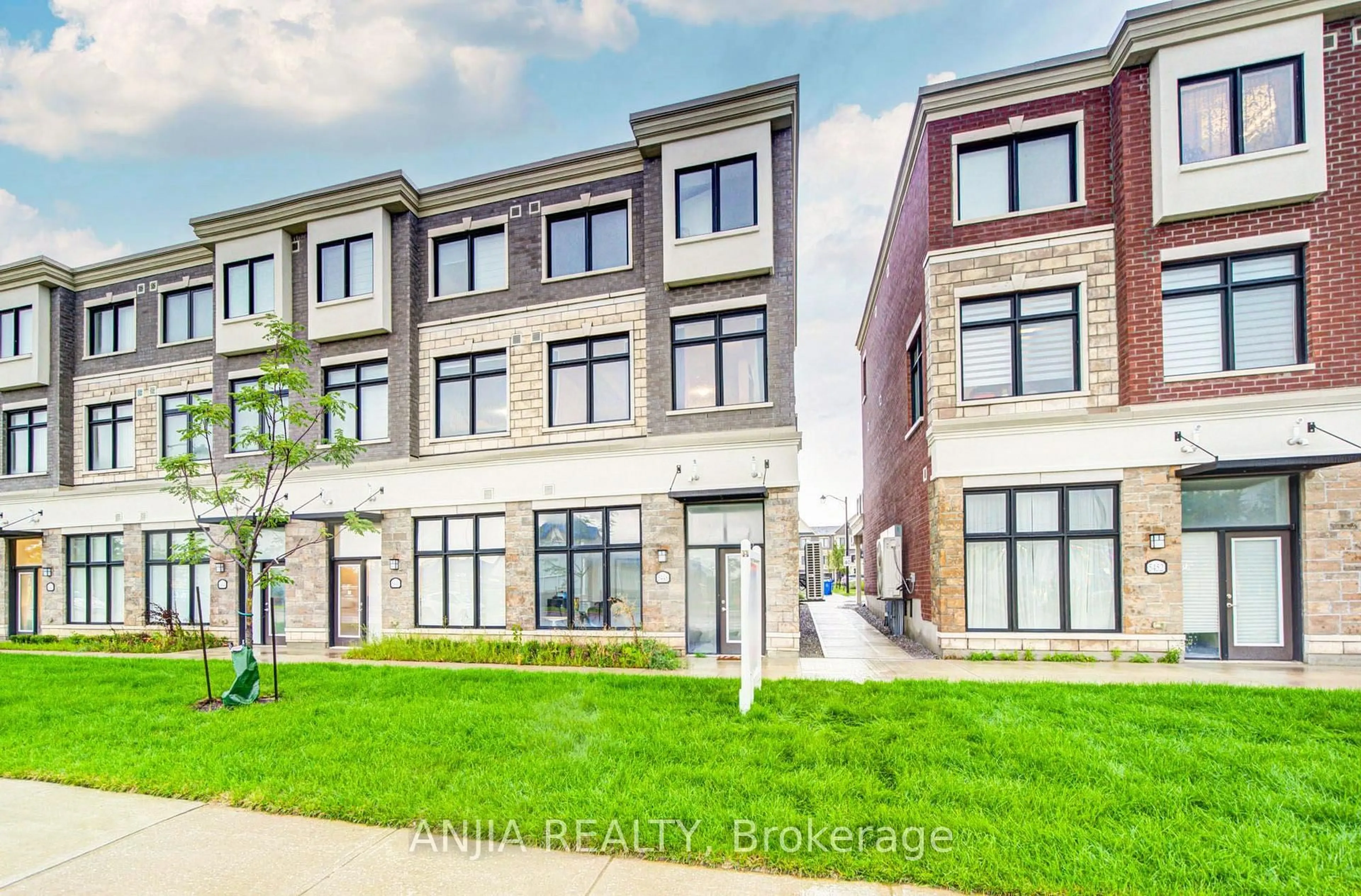 Home with brick exterior material, street for 5448 Main St, Whitchurch-Stouffville Ontario L4A 4W8