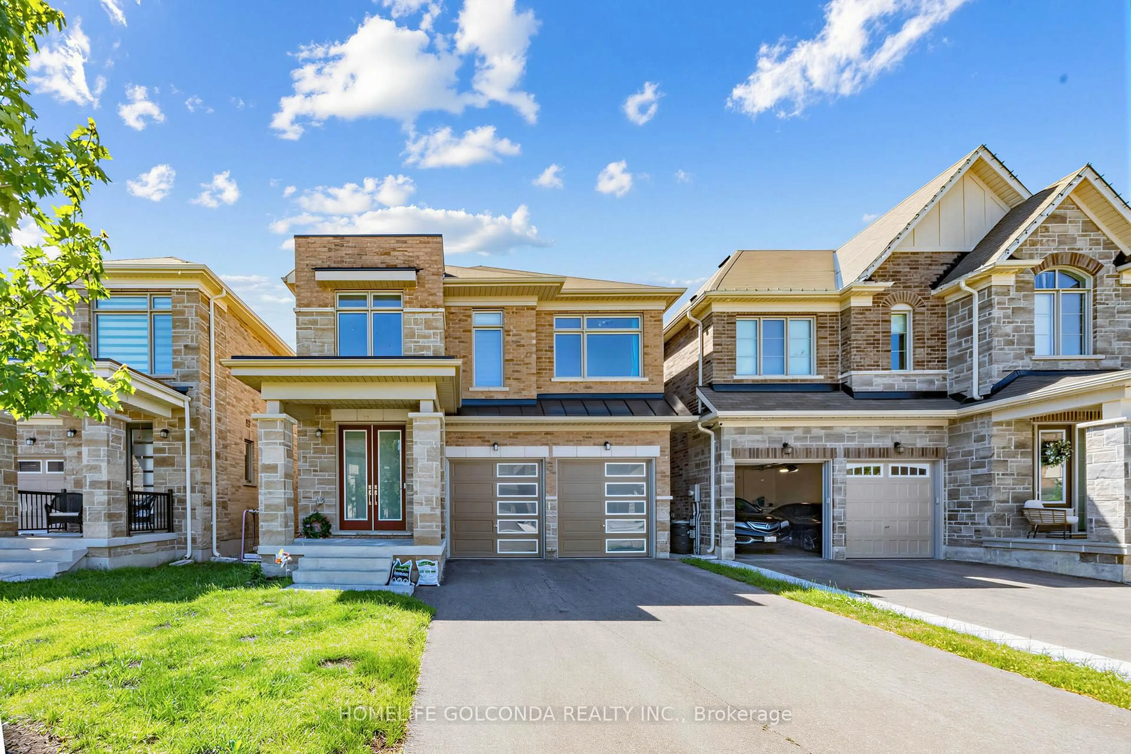Home with brick exterior material, street for 35 sprucedale Sprucedale Way, Whitchurch-Stouffville Ontario L4A 4X4