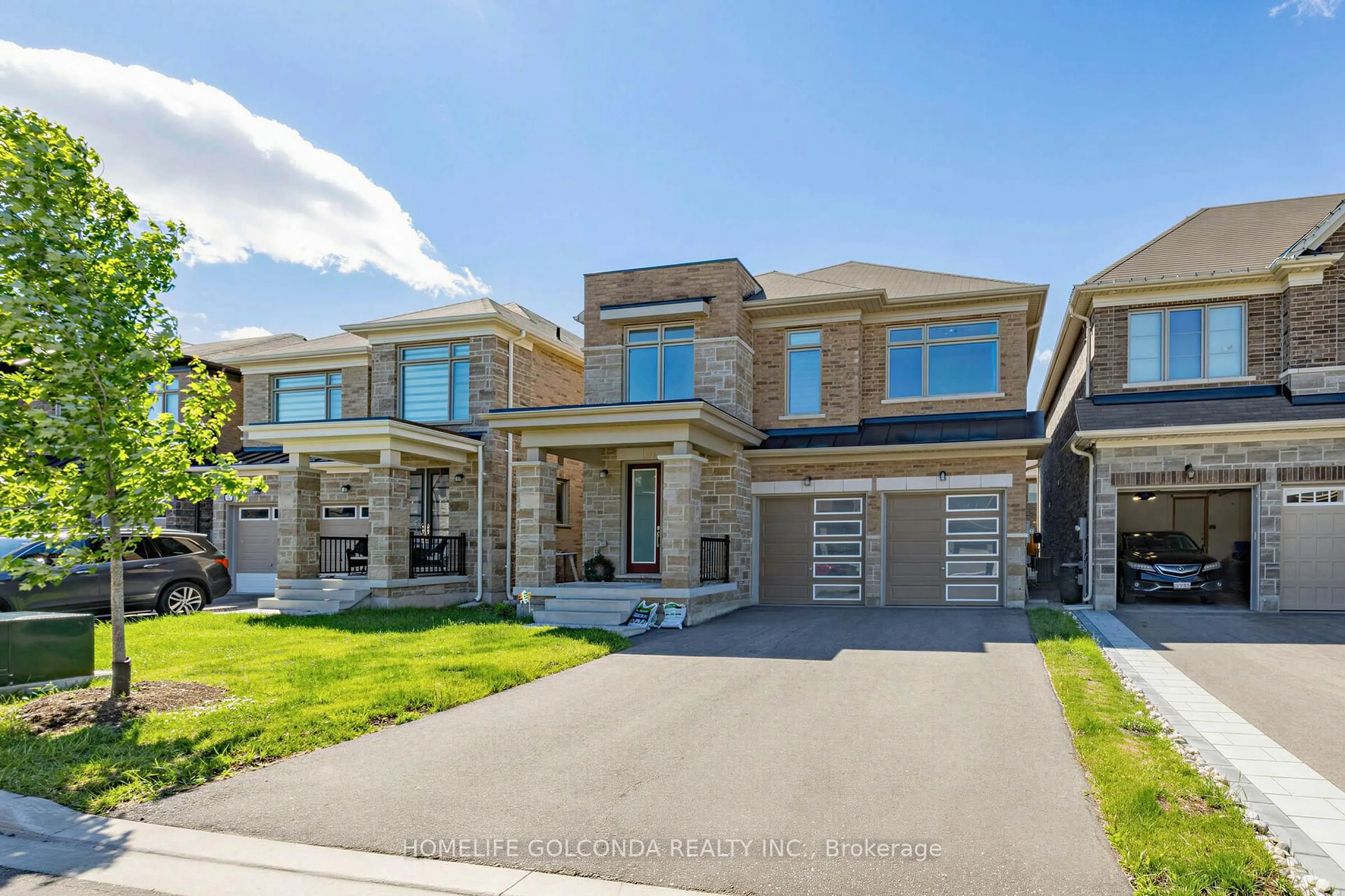 Home with brick exterior material, street for 35 sprucedale Sprucedale Way, Whitchurch-Stouffville Ontario L4A 4X4