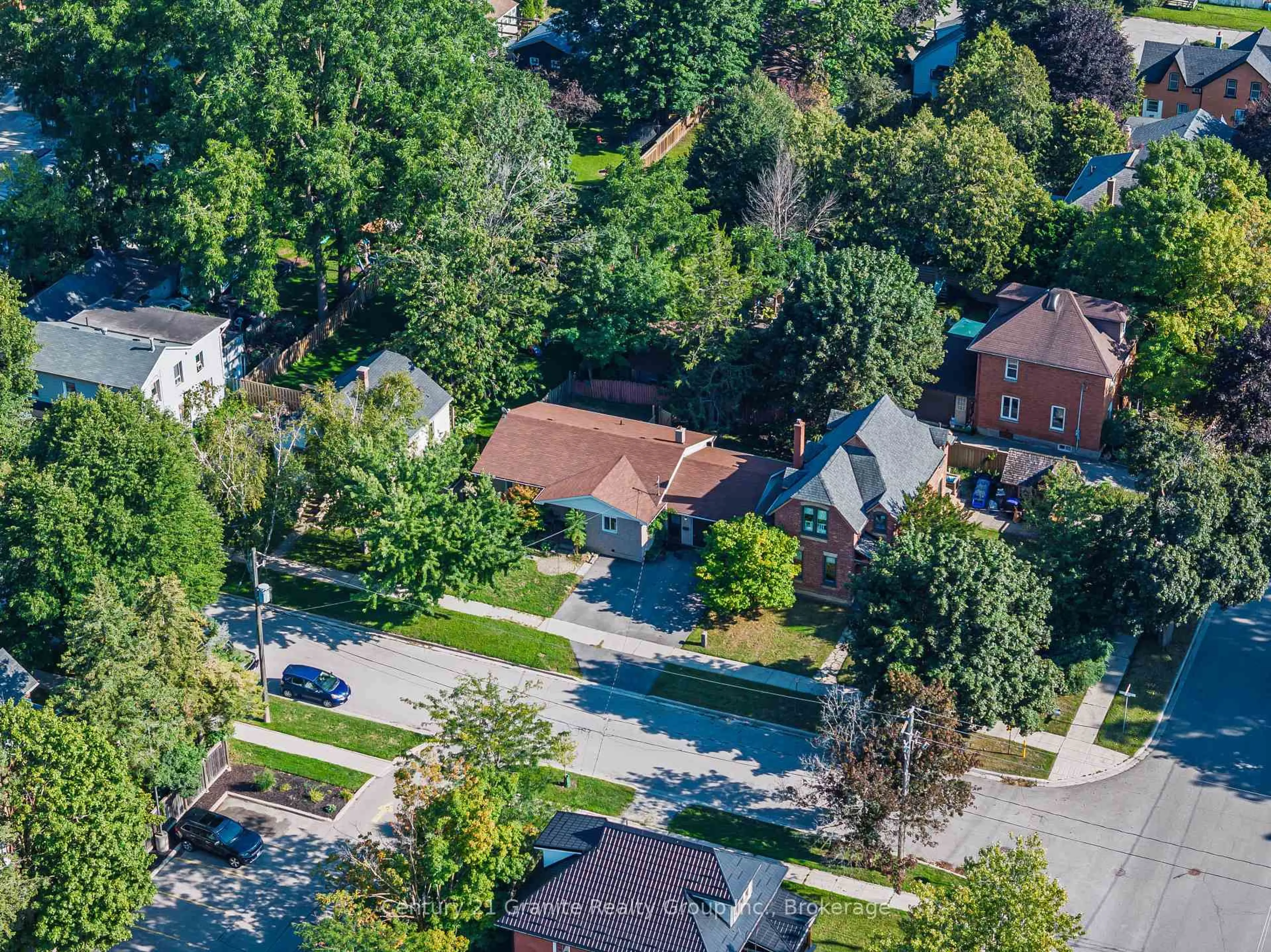 A pic from outside/outdoor area/front of a property/back of a property/a pic from drone, street for 55 Wellington St, New Tecumseth Ontario L9R 1G8