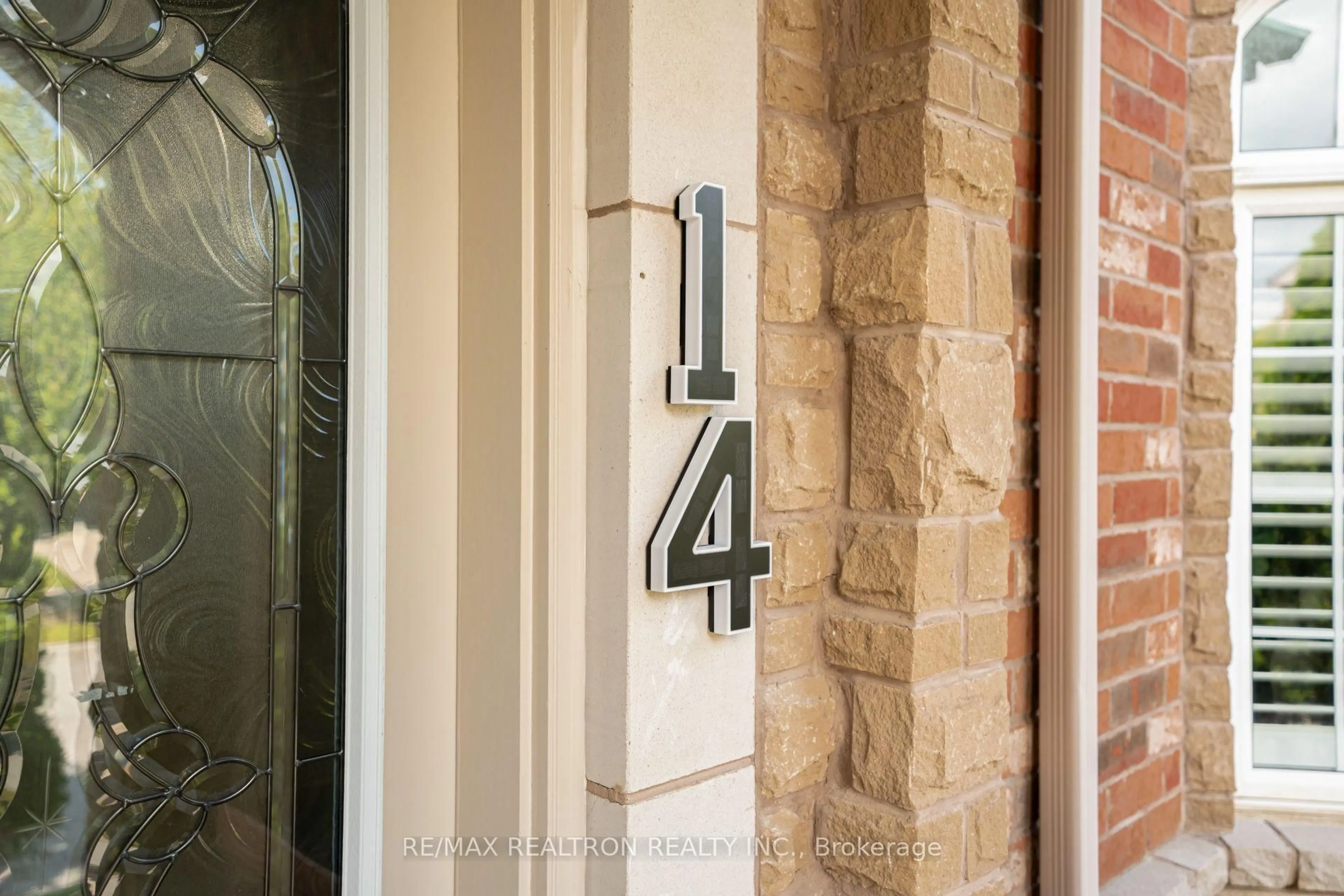 Indoor entryway for 14 Kentview Cres, Markham Ontario L6B 0E2