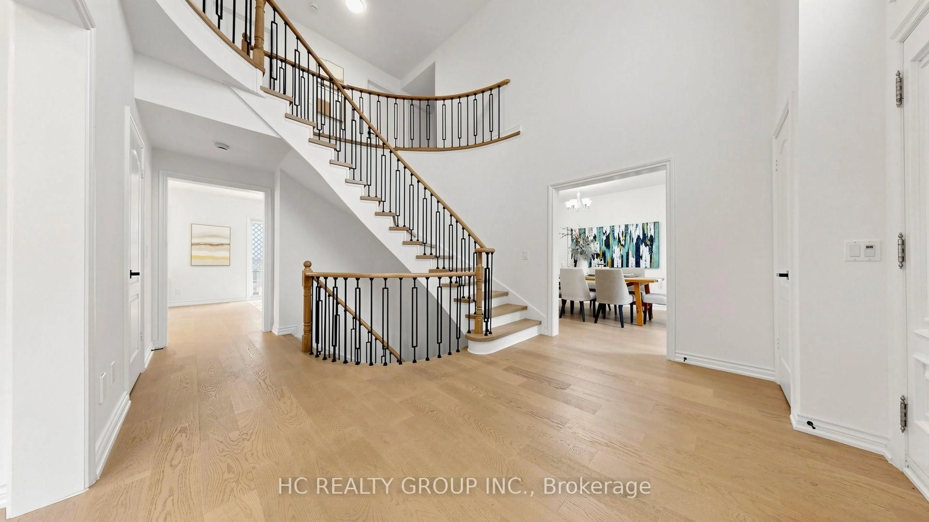 Indoor entryway for 26 Landmark Crt, Markham Ontario L3R 0Z5