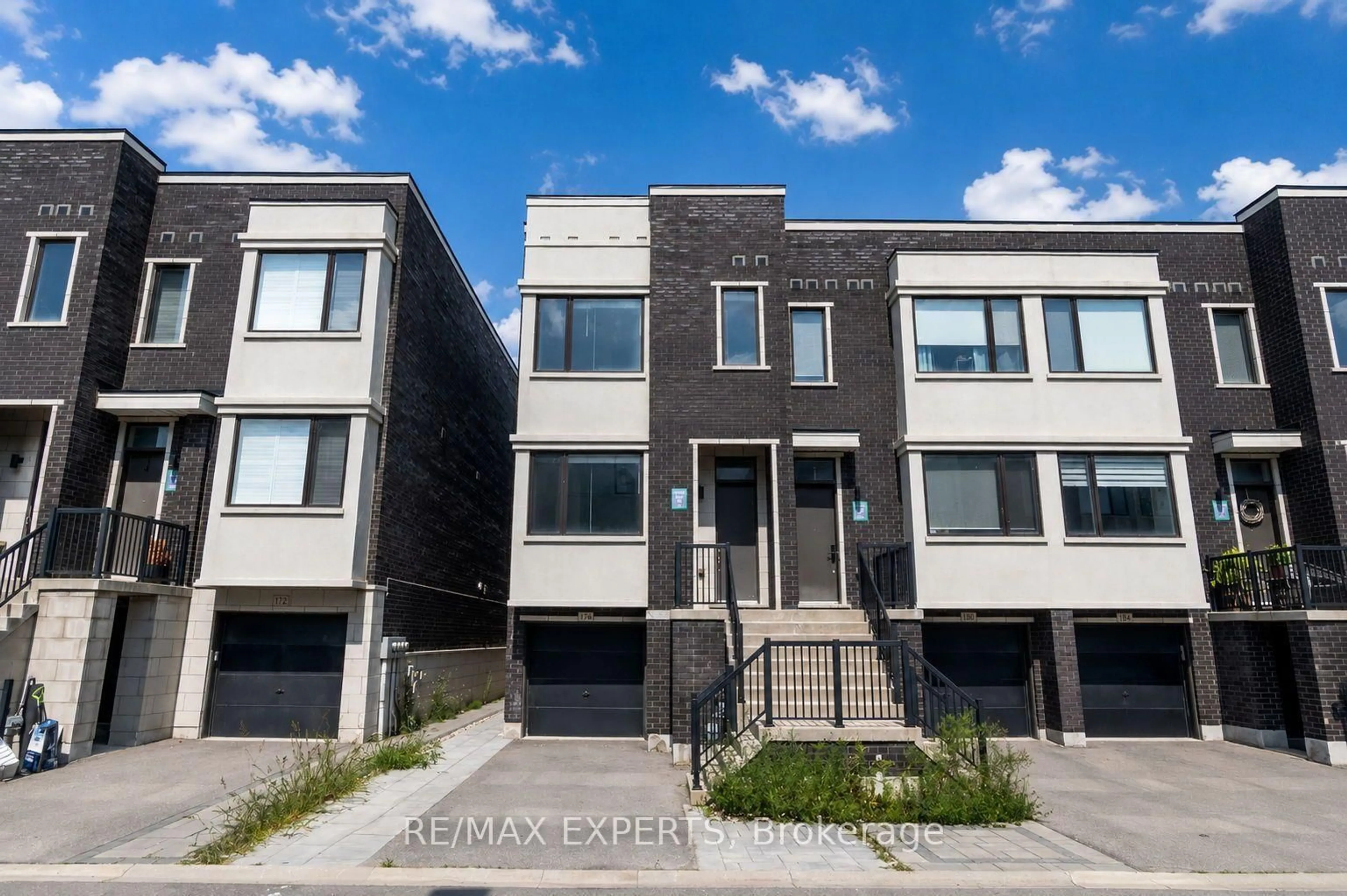 Home with brick exterior material, street for 176 Sydney Circ, Vaughan Ontario L4H 4R2