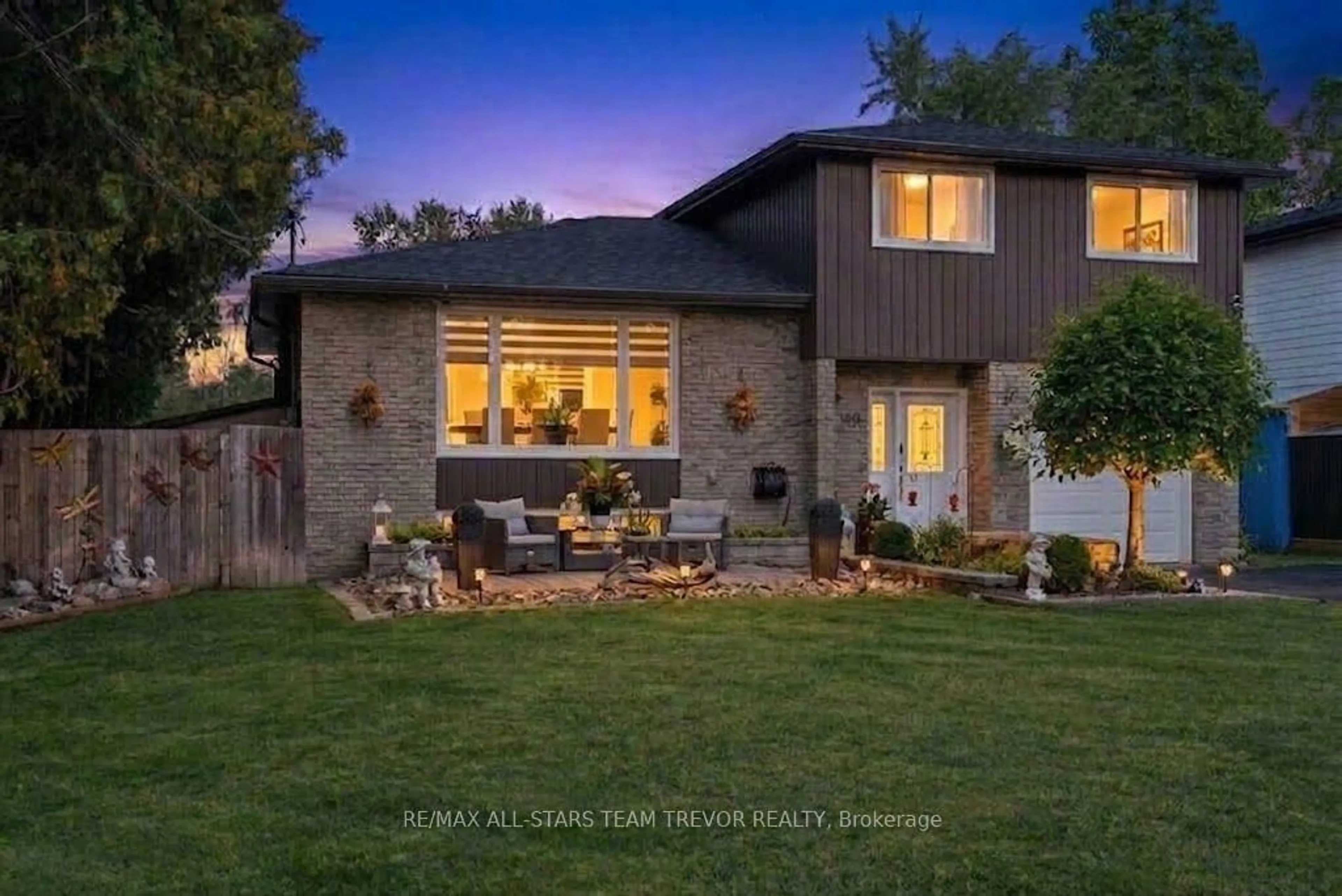Home with brick exterior material, unknown for 35 Pete's Lane, Georgina Ontario L0E 1N0