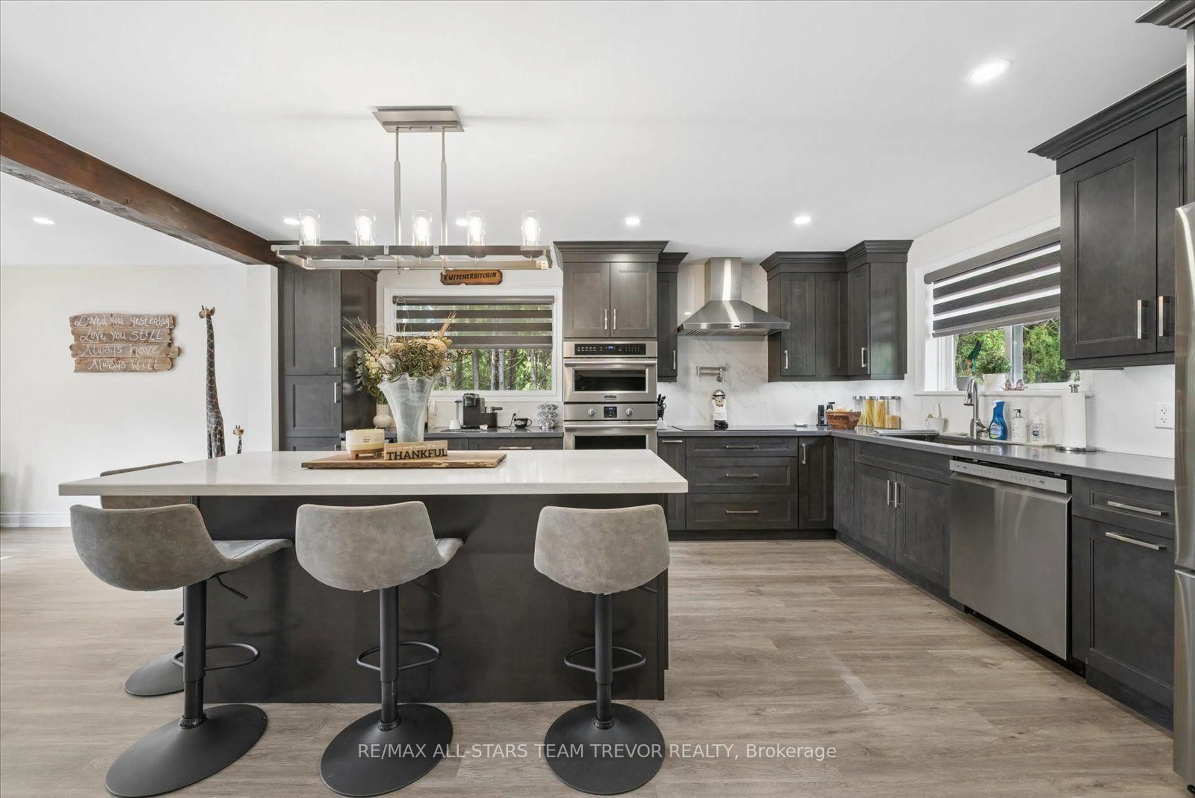 Contemporary kitchen, unknown for 35 Pete's Lane, Georgina Ontario L0E 1N0