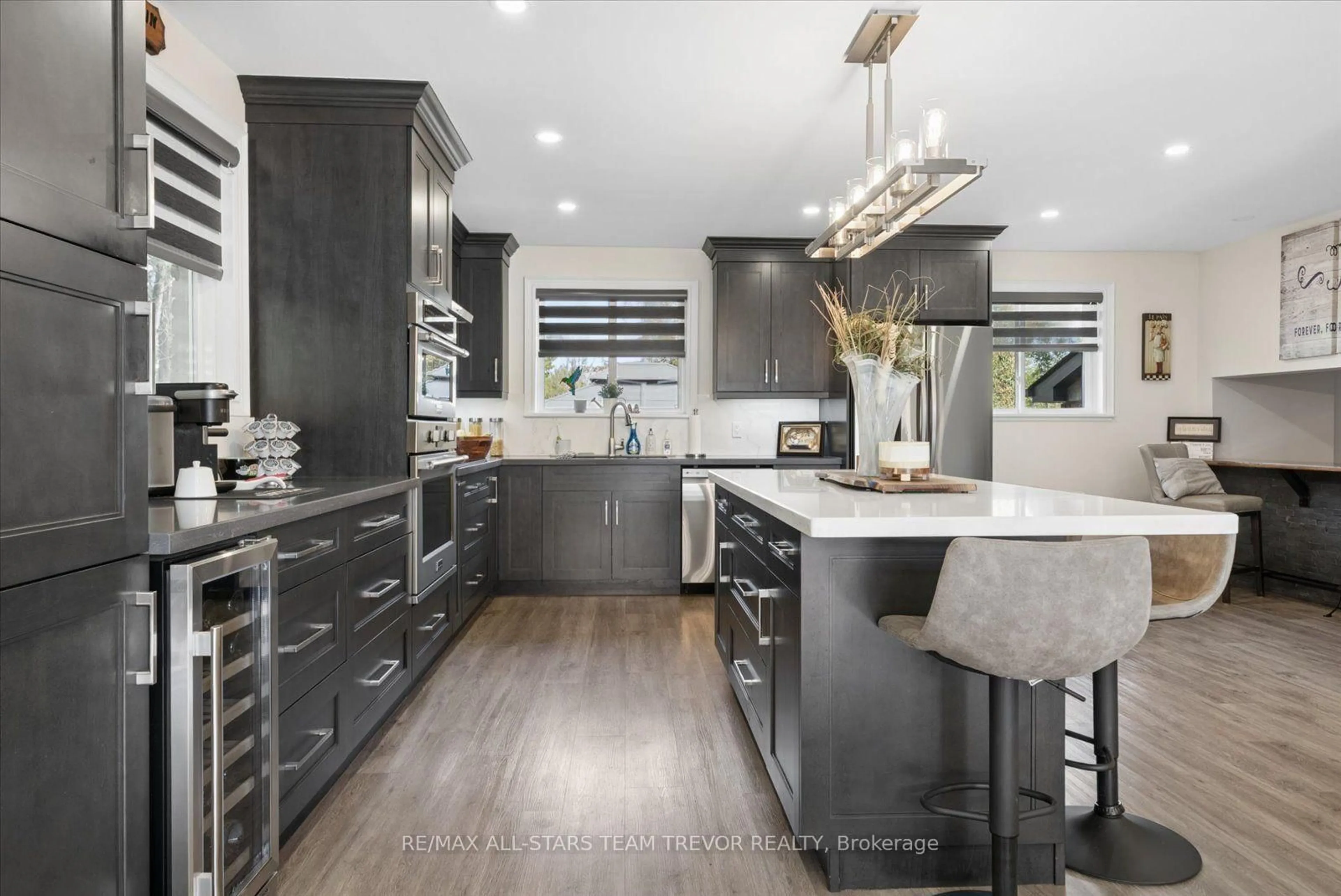 Contemporary kitchen, unknown for 35 Pete's Lane, Georgina Ontario L0E 1N0