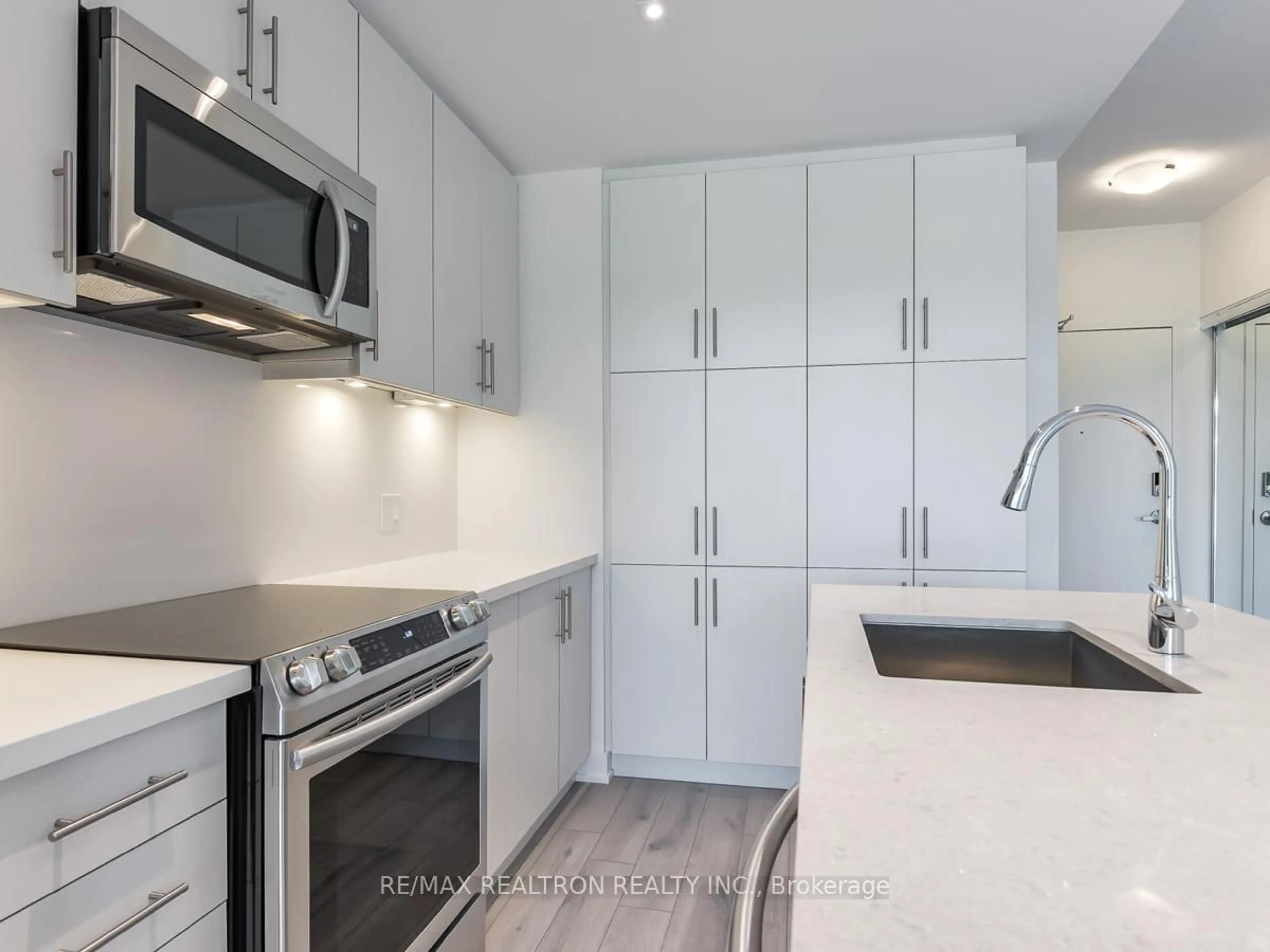 Standard kitchen, unknown for 375 Sea Ray Ave #209, Innisfil Ontario L9S 2P7
