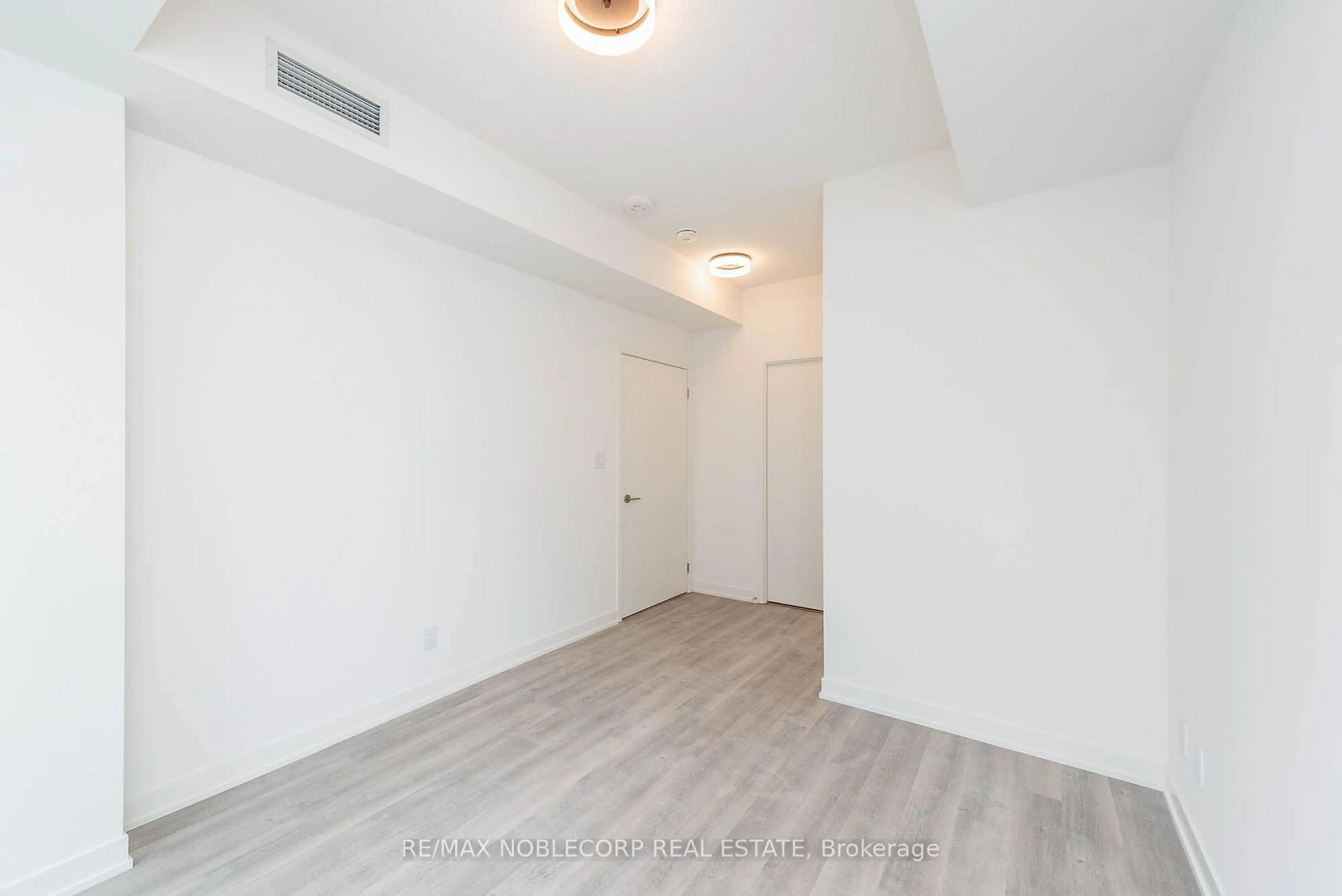 A pic of a room for 292 Verdale Crossing #812, Markham Ontario L6G 0H6