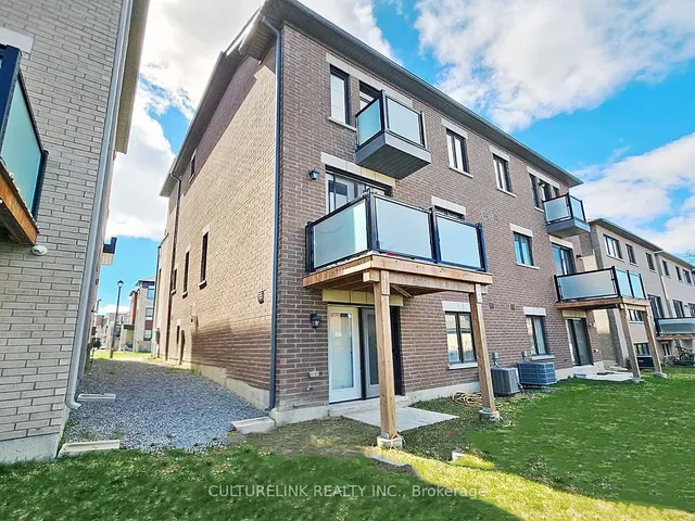 551 New England Crt, Newmarket 4